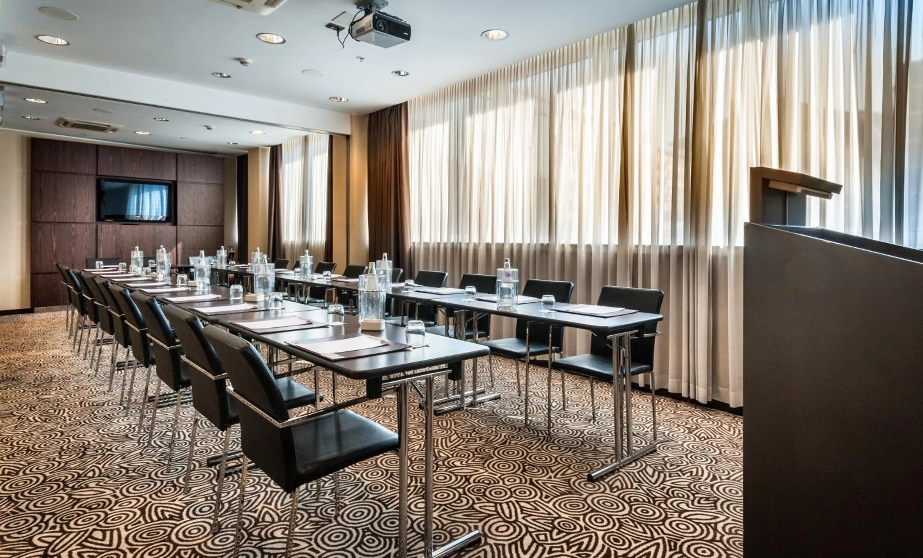 Meeting/conference room in Crowne Plaza Milan City by IHG