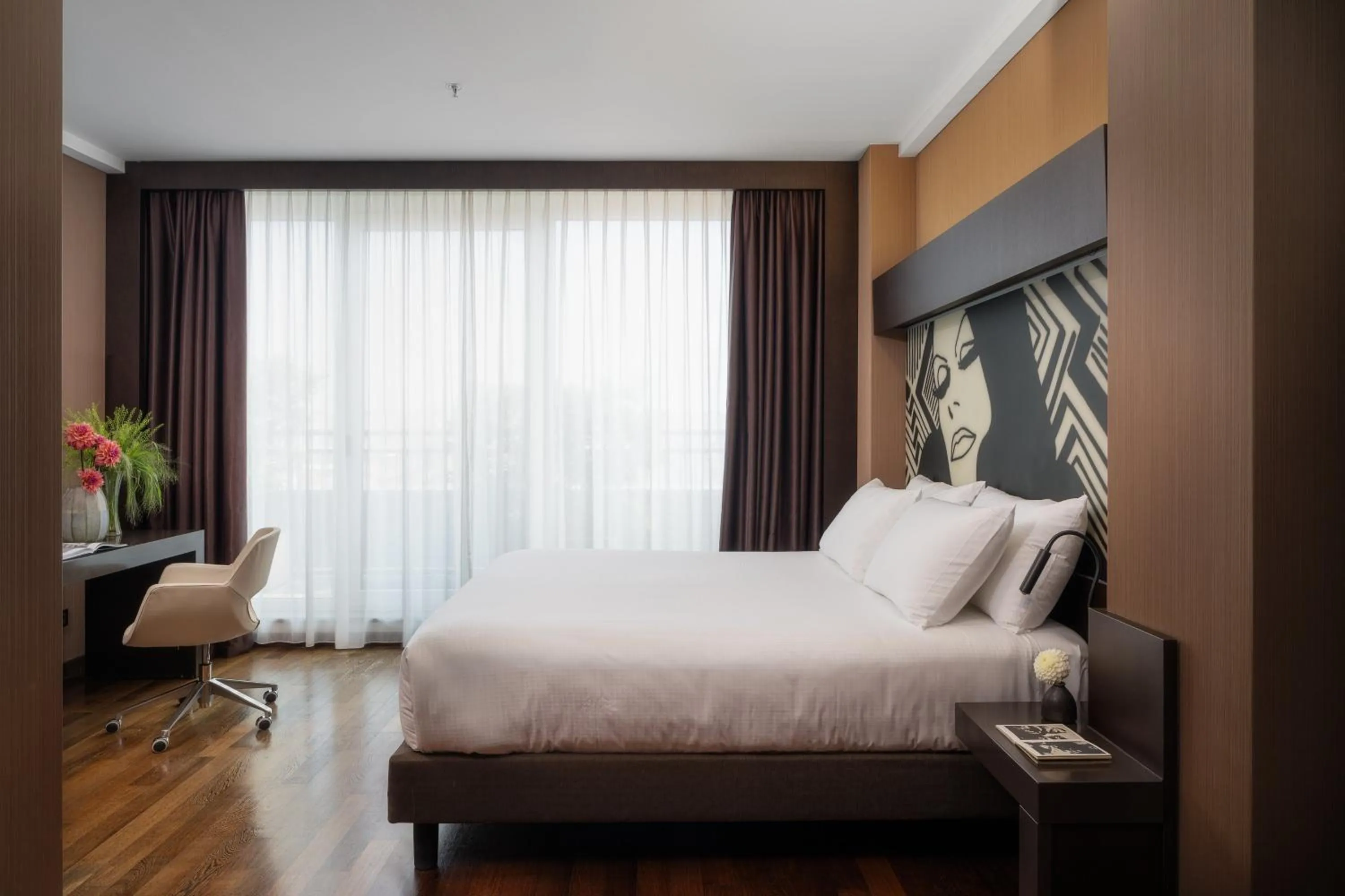 Photo of the whole room, Bed in Crowne Plaza Milan City by IHG