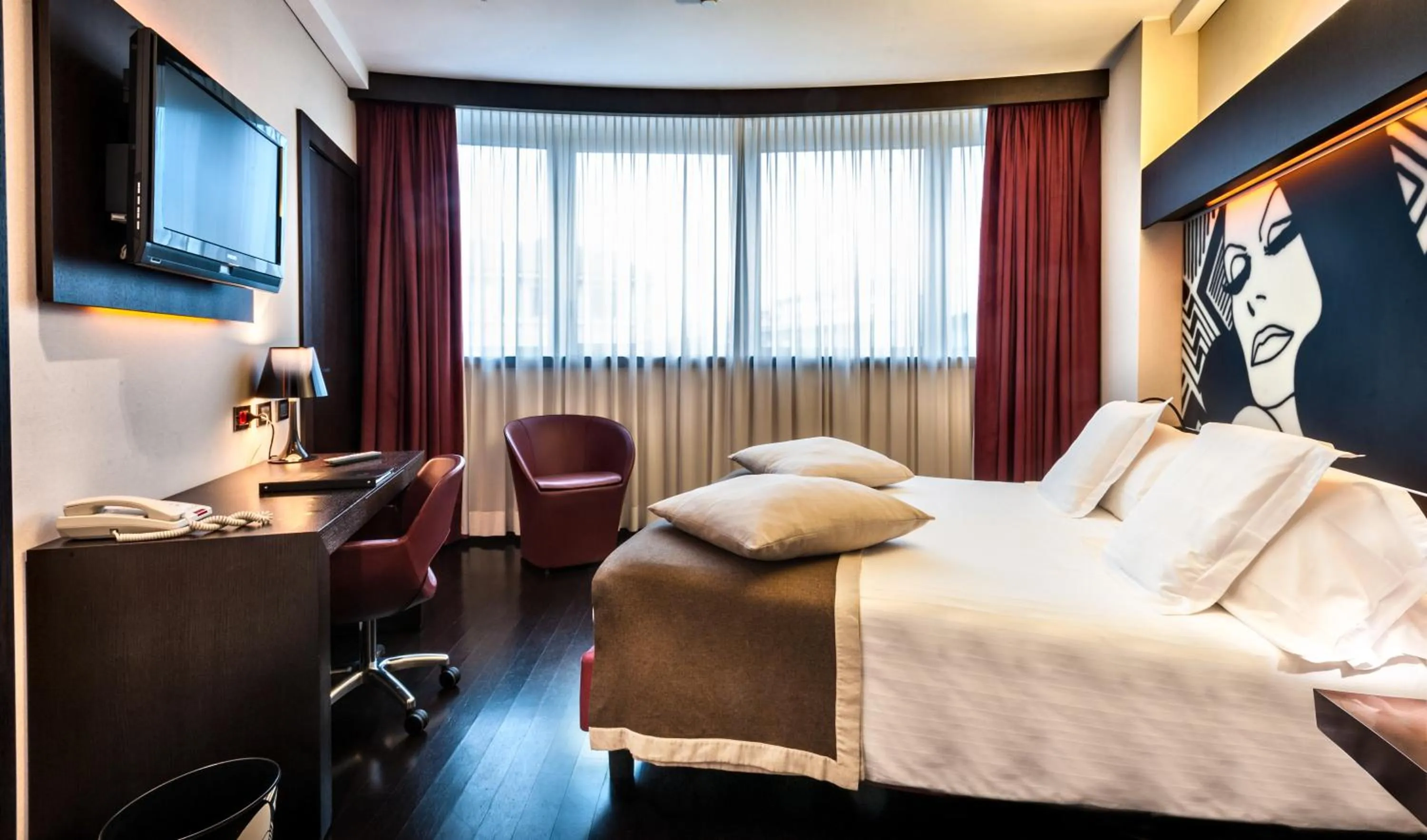 Bedroom, Bed in Crowne Plaza Milan City by IHG