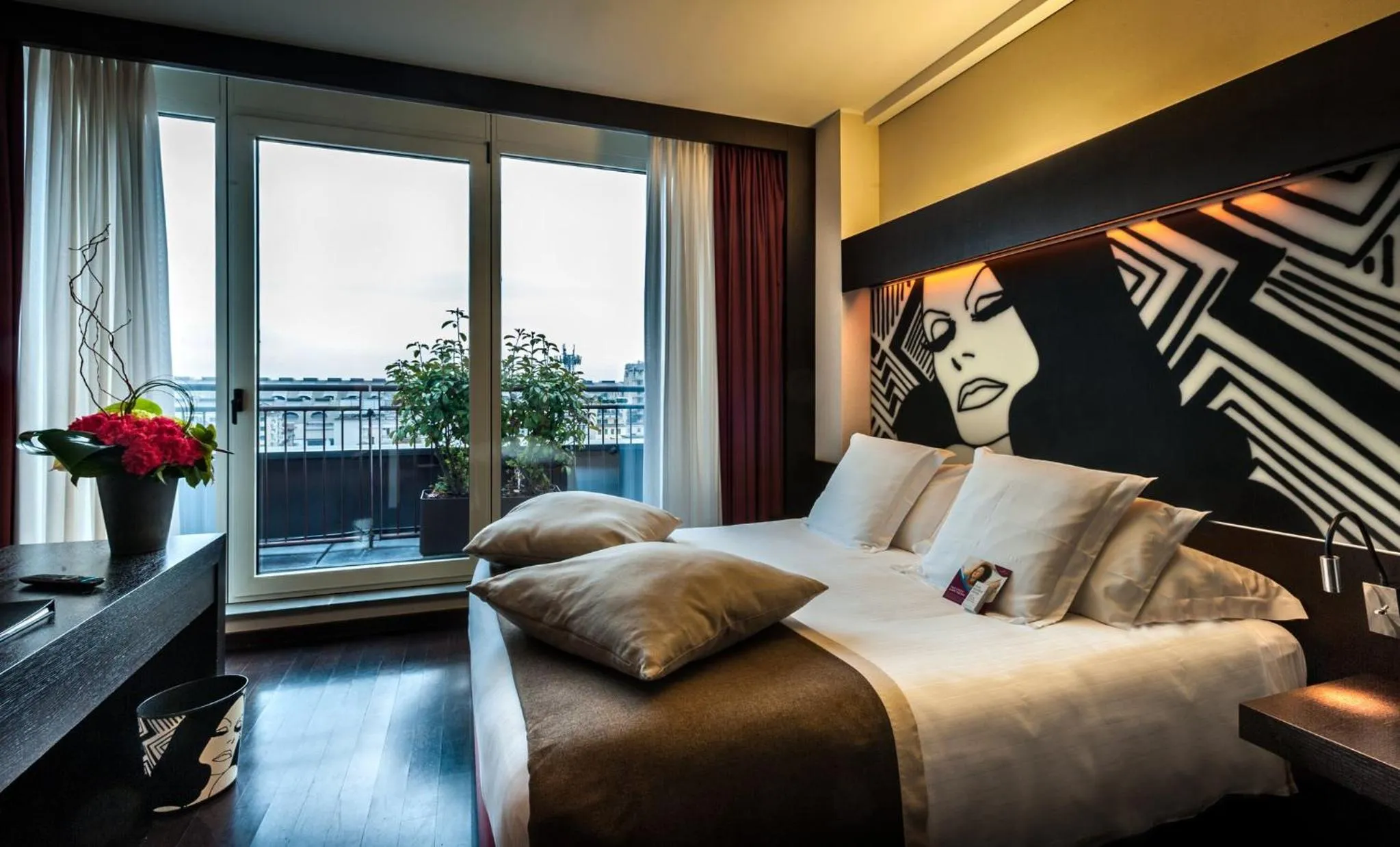 Photo of the whole room, Bed in Crowne Plaza Milan City by IHG