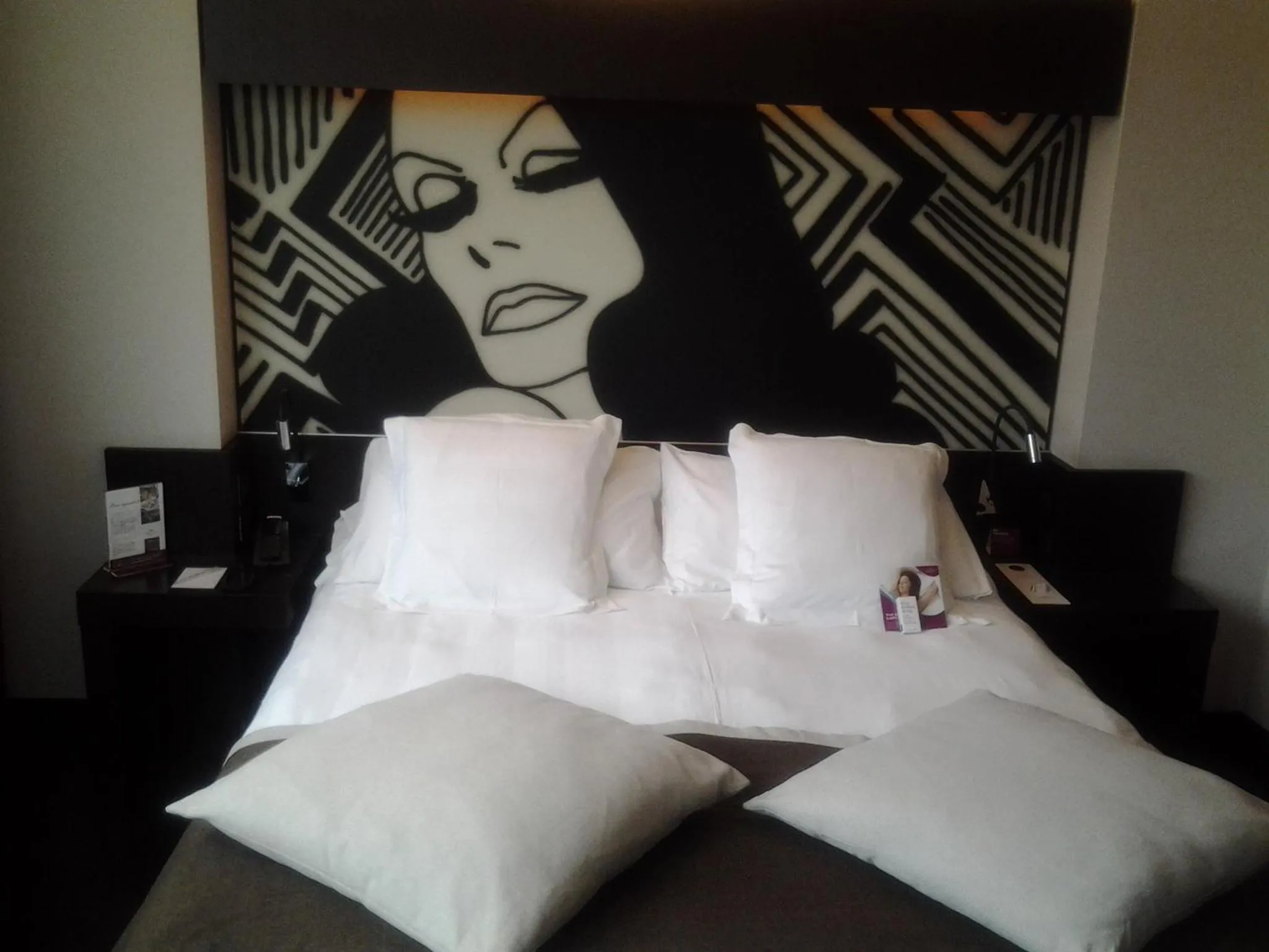 Photo of the whole room, Bed in Crowne Plaza Milan City by IHG
