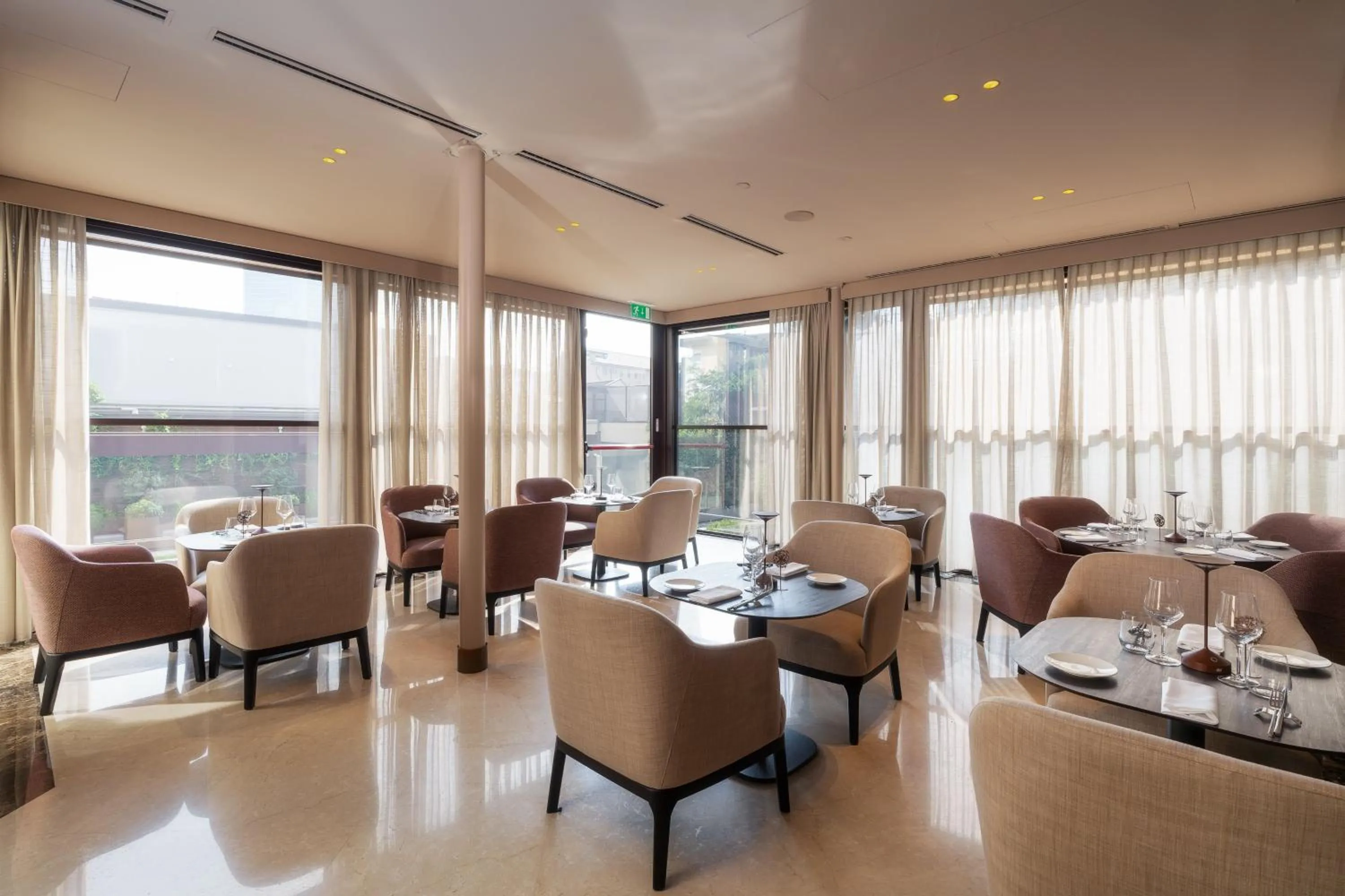 Restaurant/places to eat in Crowne Plaza Milan City by IHG