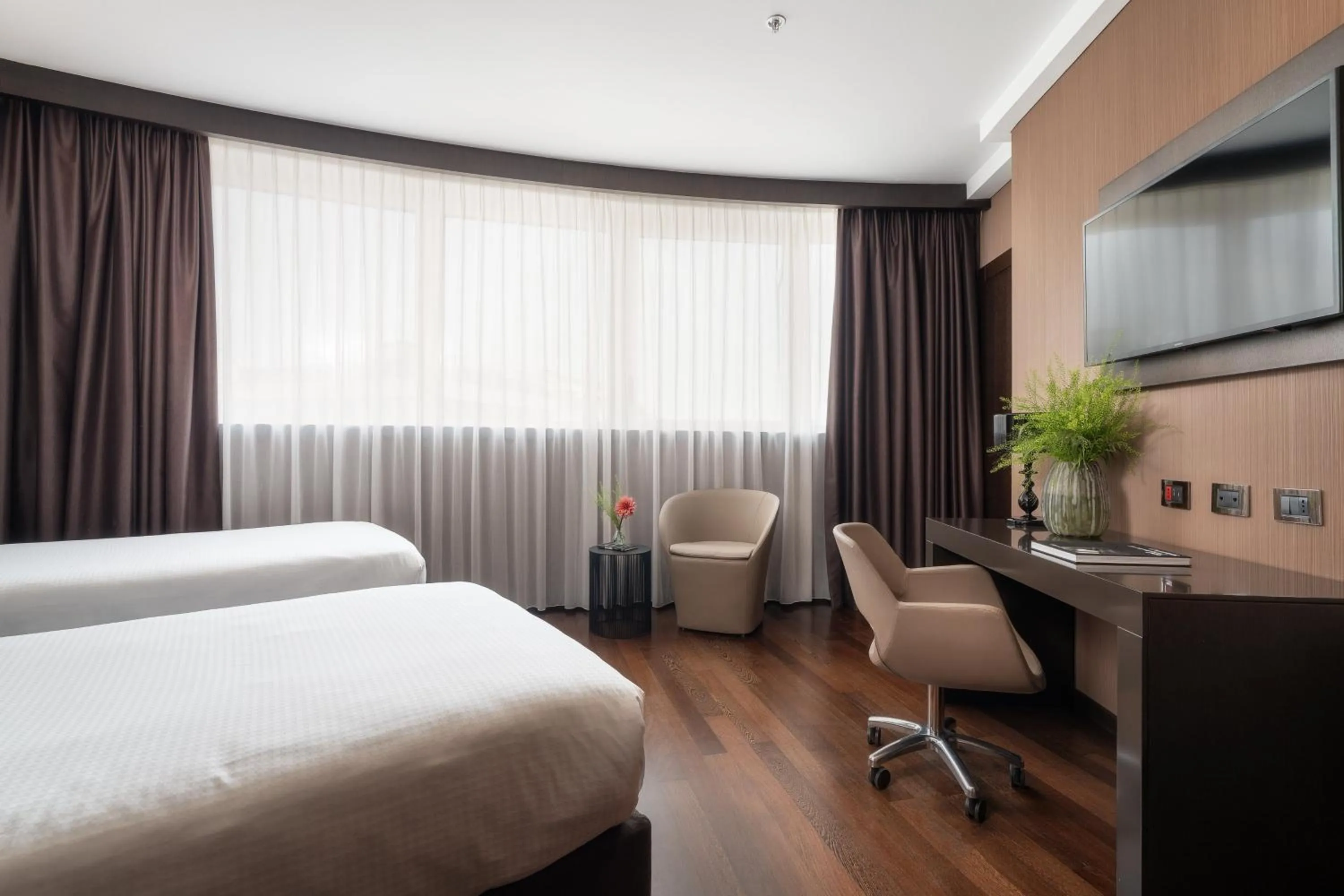 Photo of the whole room, Bed in Crowne Plaza Milan City by IHG