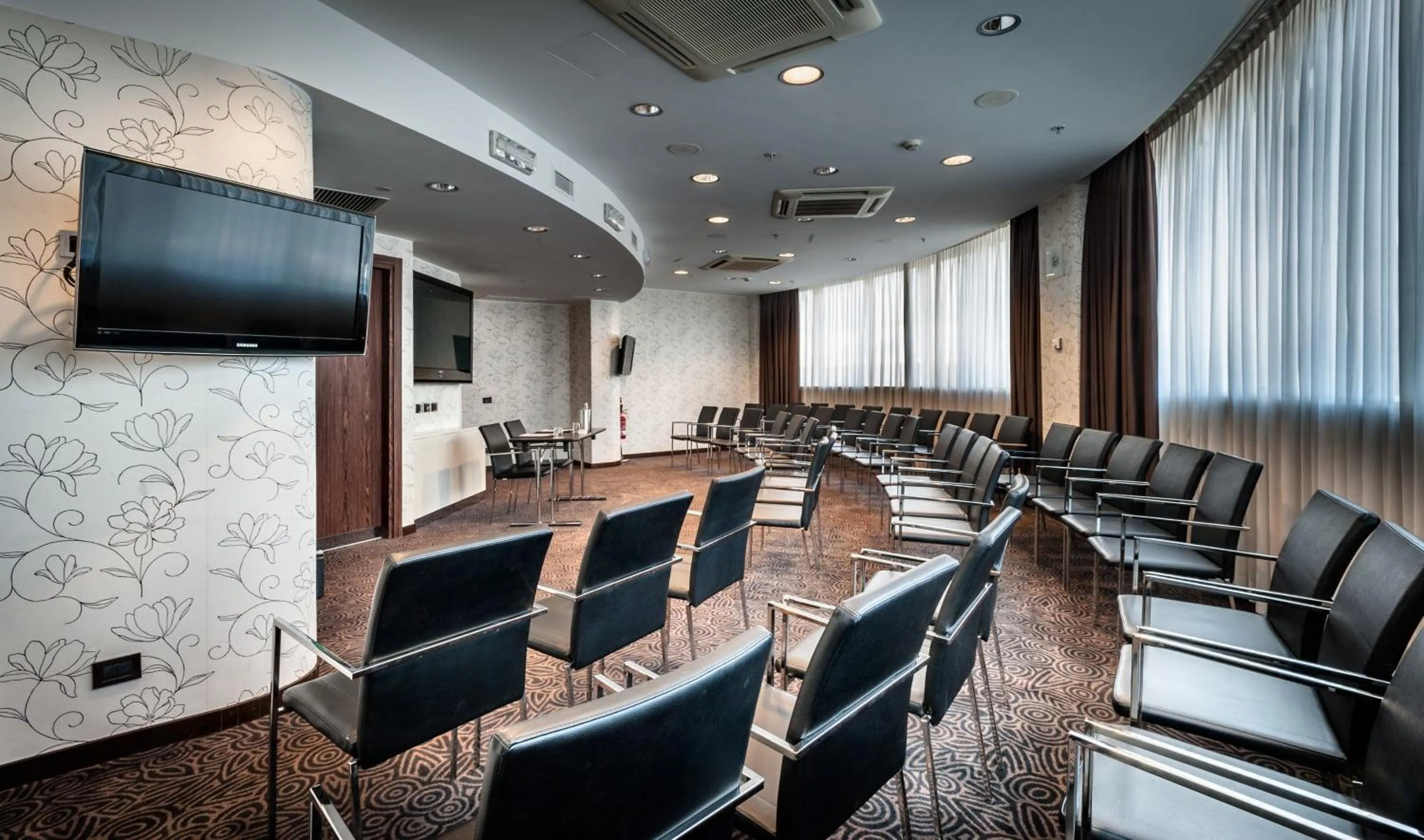 Meeting/conference room in Crowne Plaza Milan City by IHG