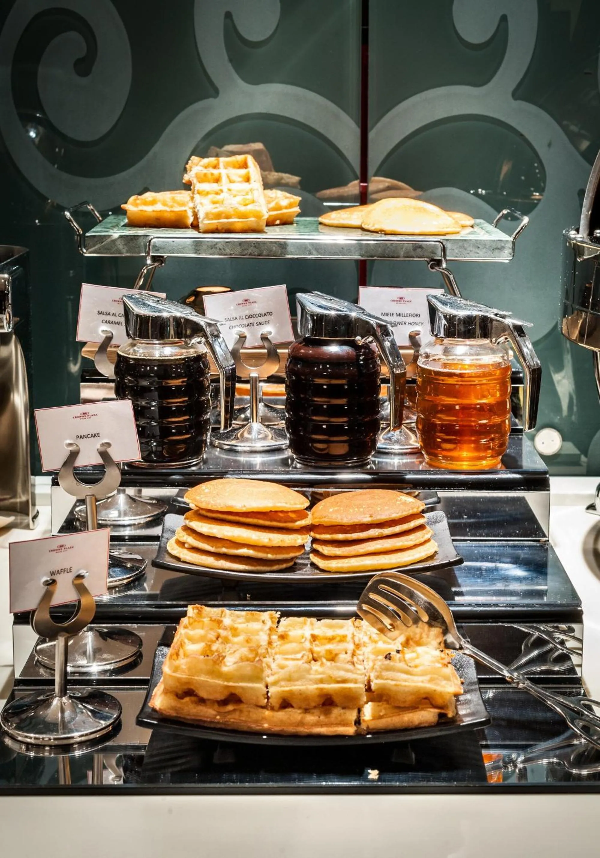 Restaurant/places to eat in Crowne Plaza Milan City by IHG