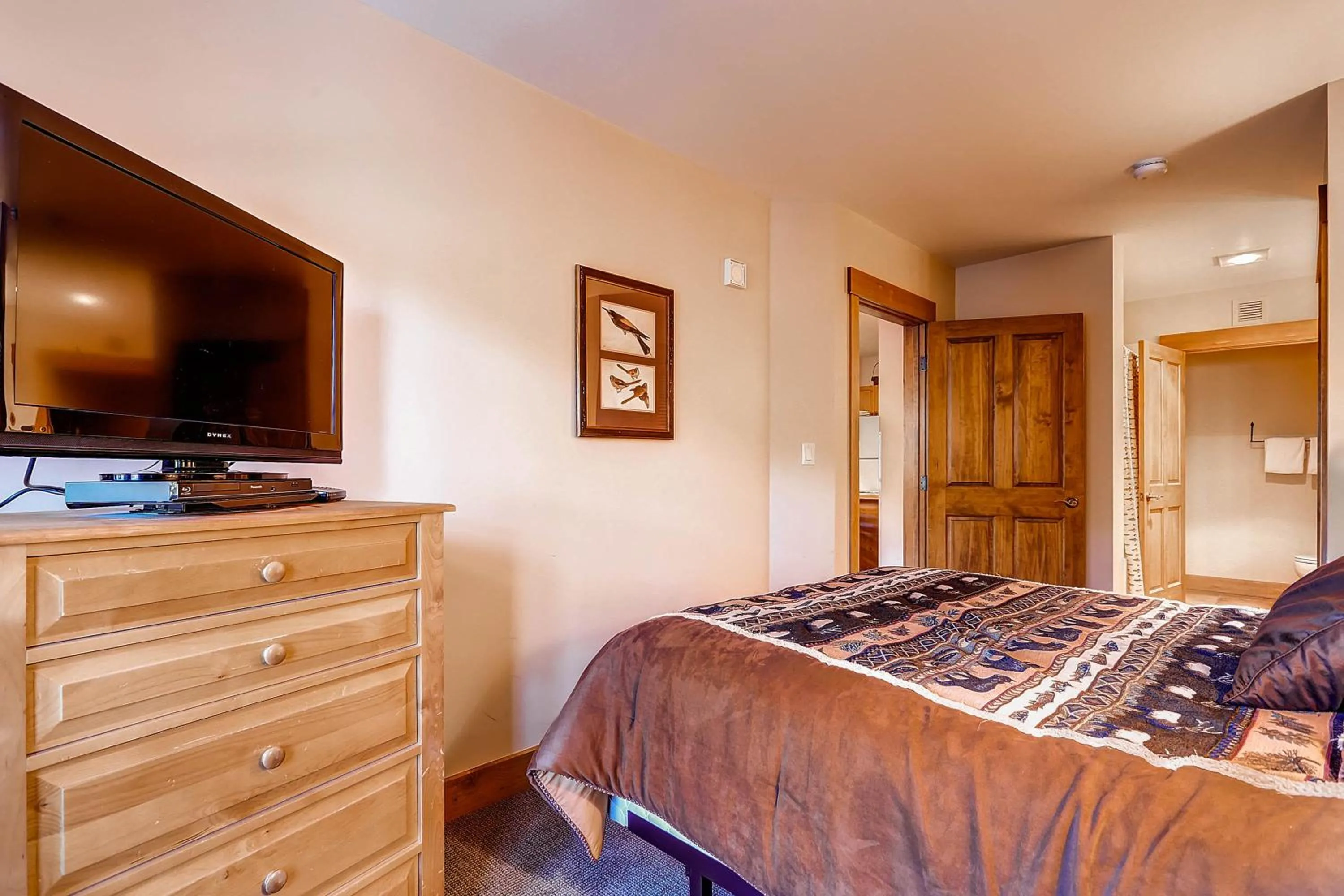 Photo of the whole room, Bed in The Springs Condominiums by Keystone Resort