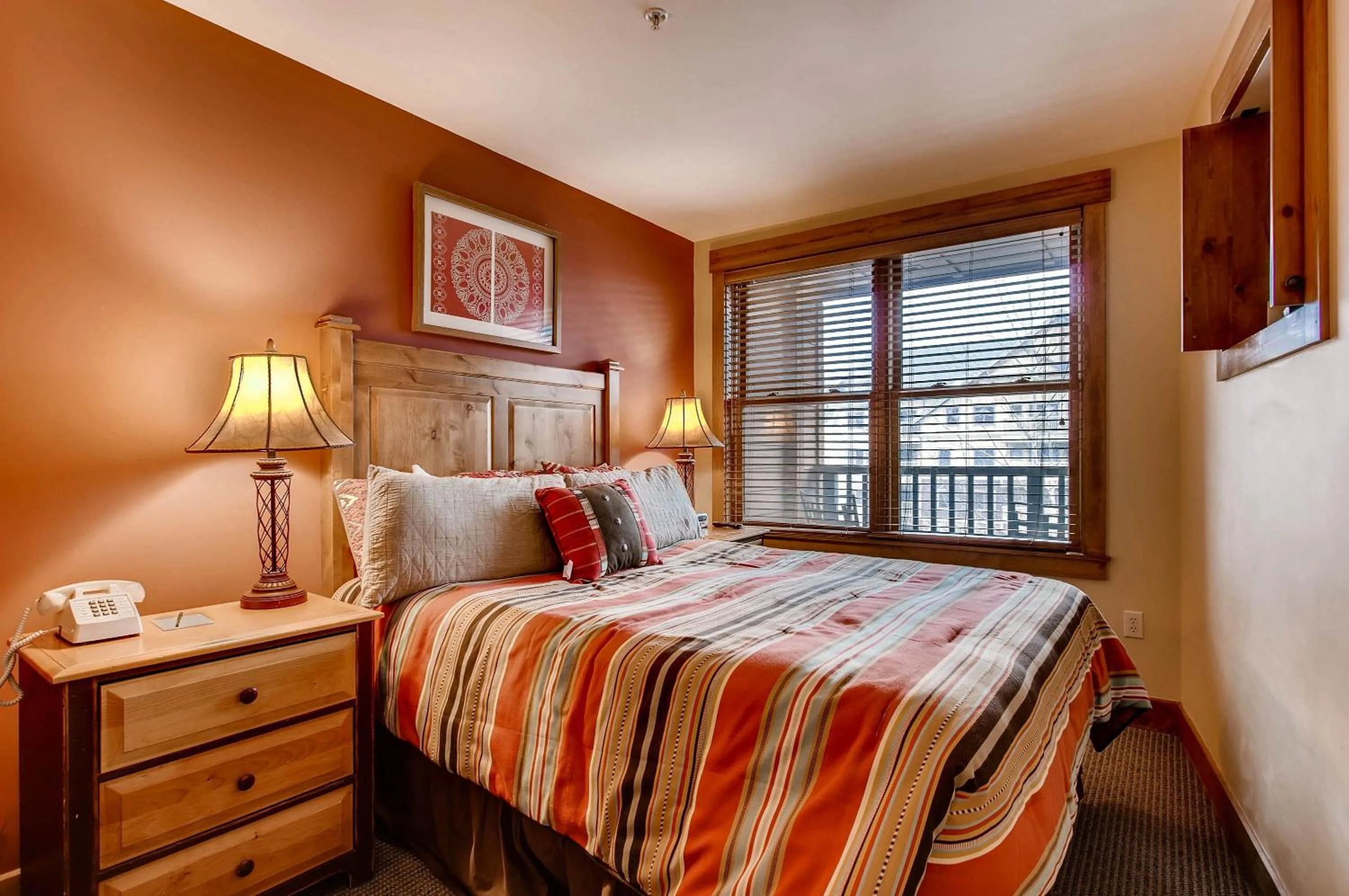 Photo of the whole room, Bed in The Springs Condominiums by Keystone Resort