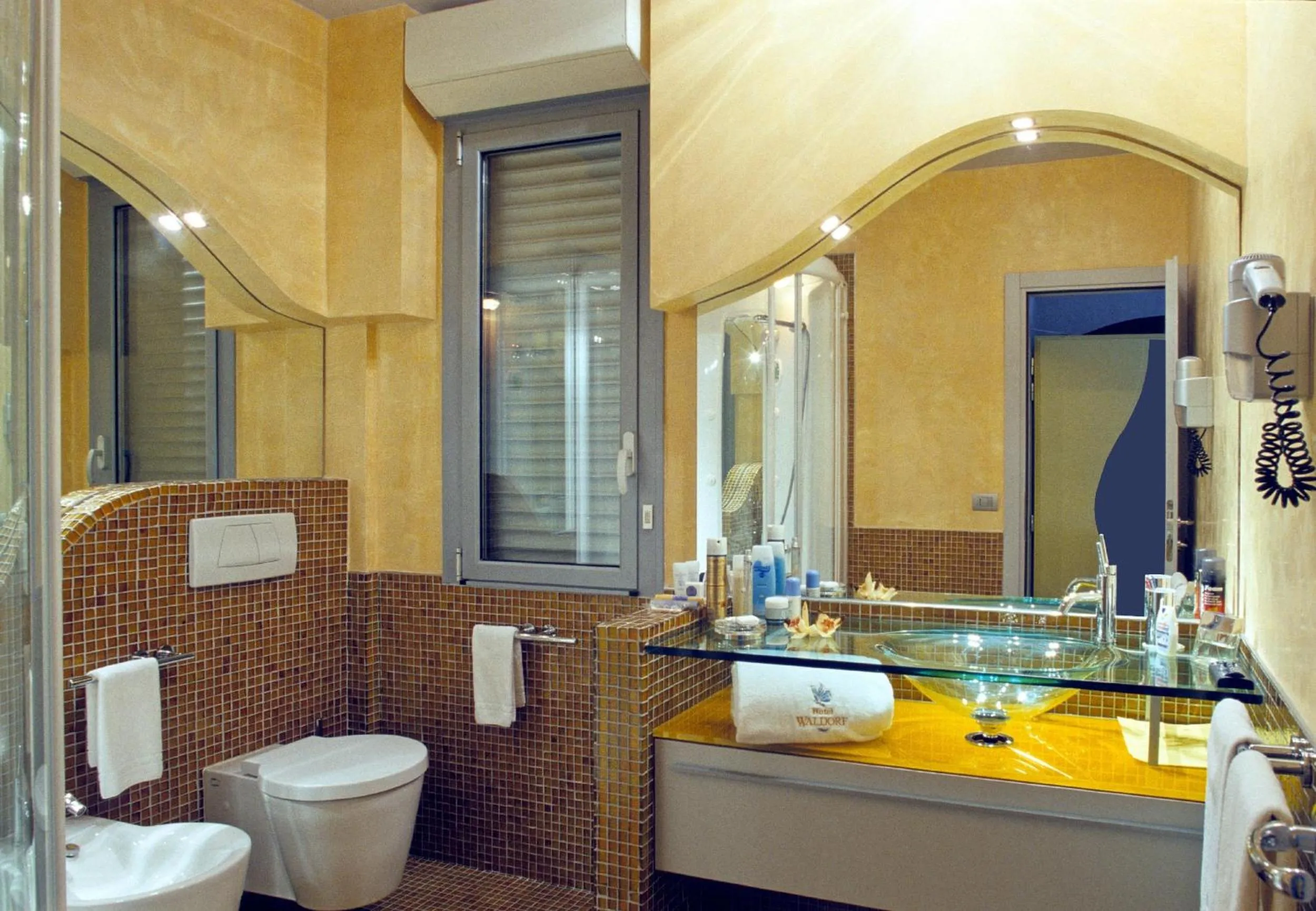 Bathroom in Hotel Waldorf- Premier Resort
