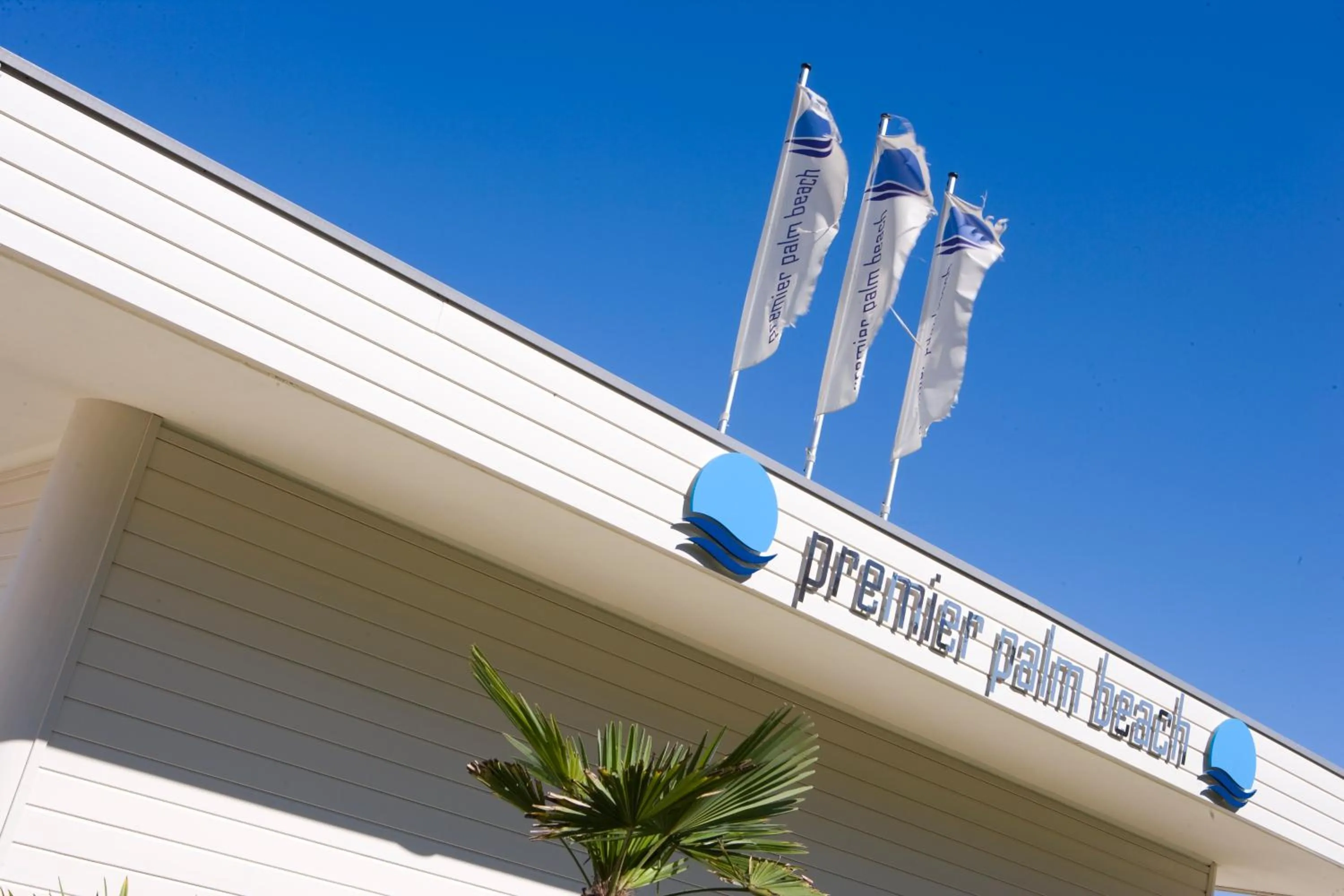 Facade/entrance in Hotel Waldorf- Premier Resort