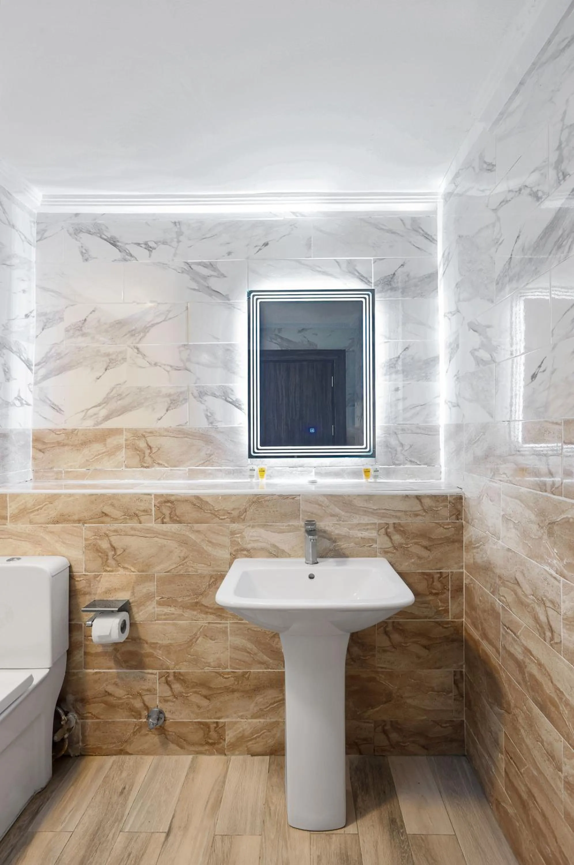 Toilet in Aveon Hotel