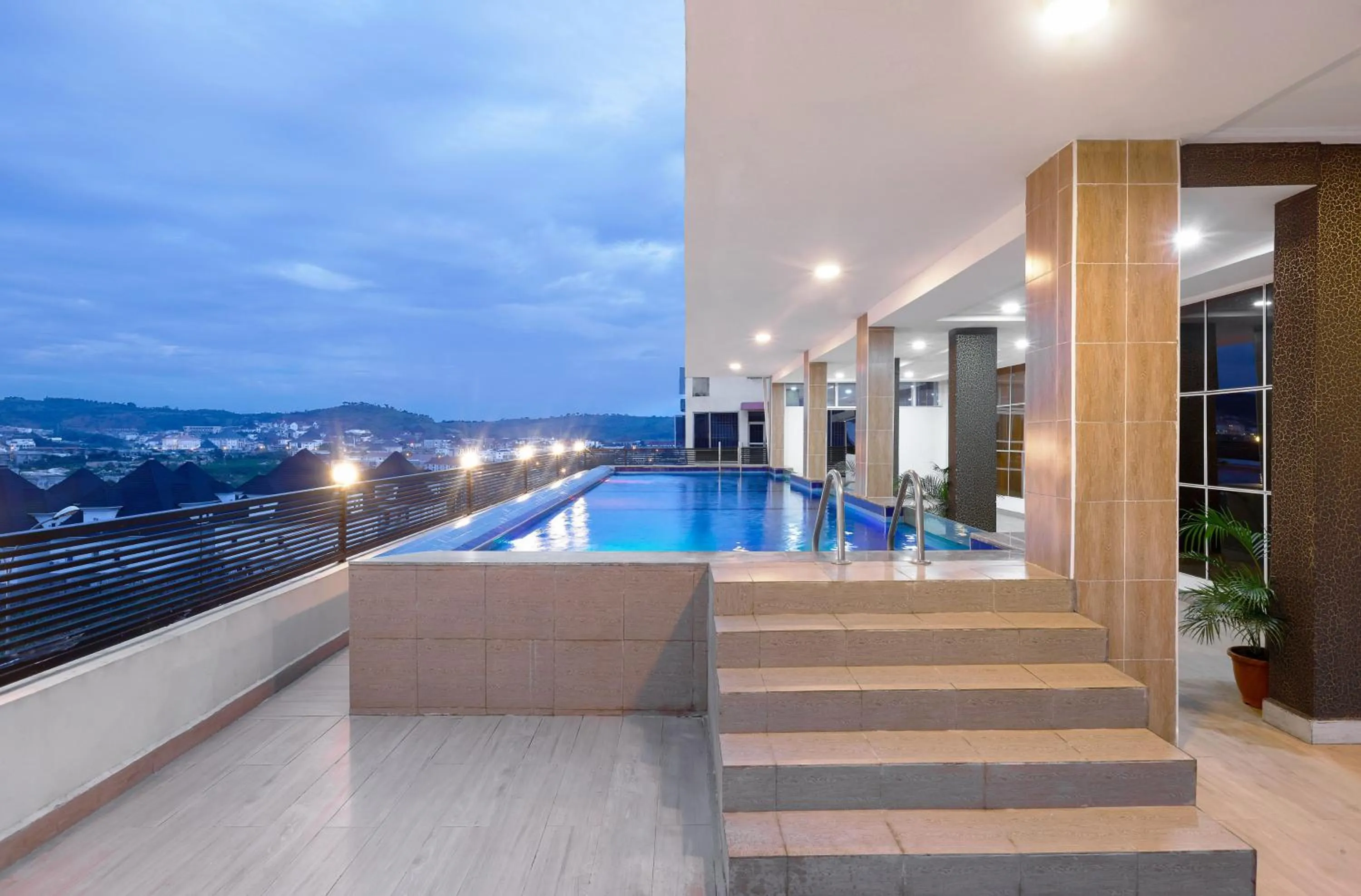 Swimming pool in Aveon Hotel