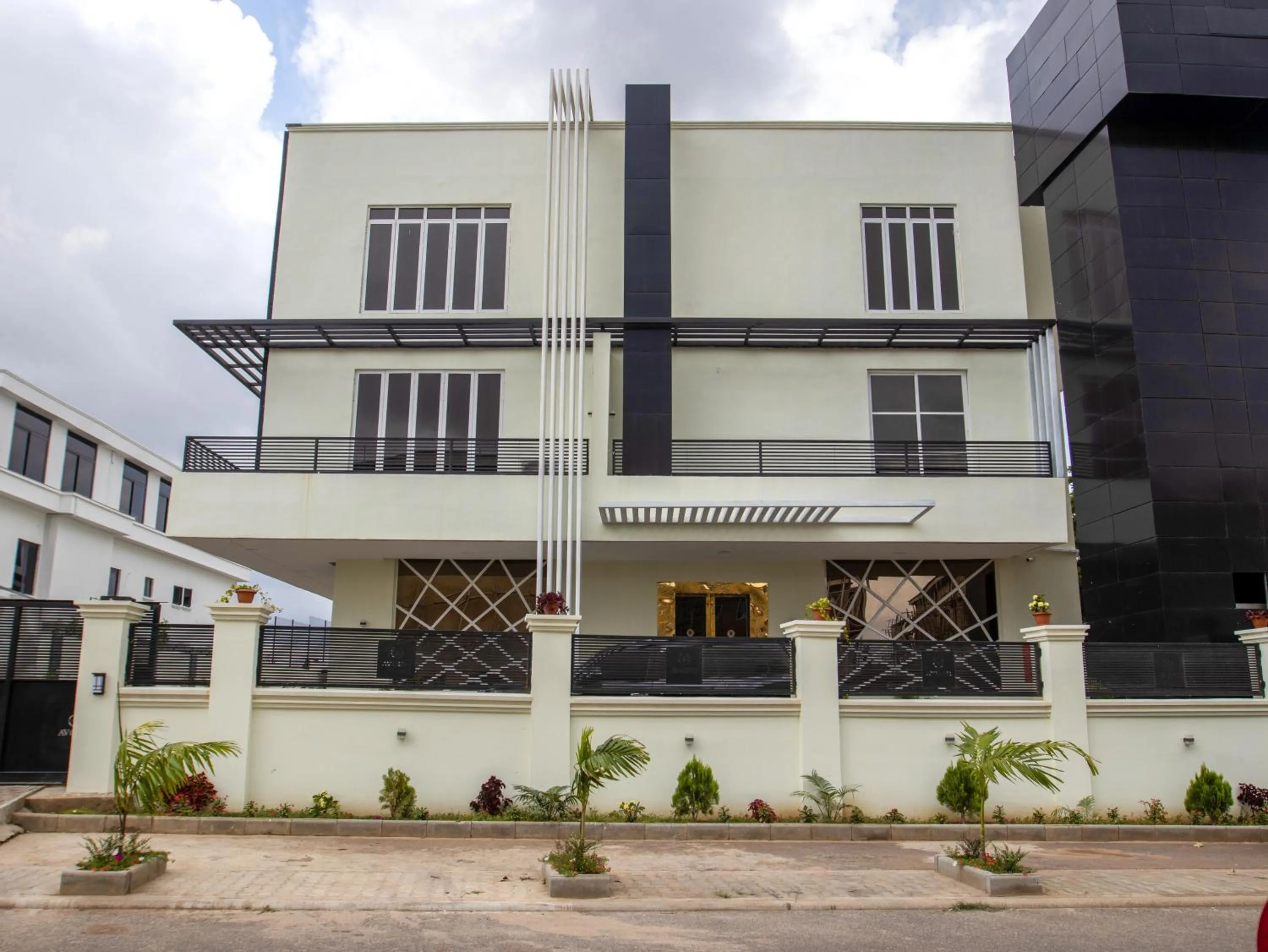 Property building in Aveon Hotel