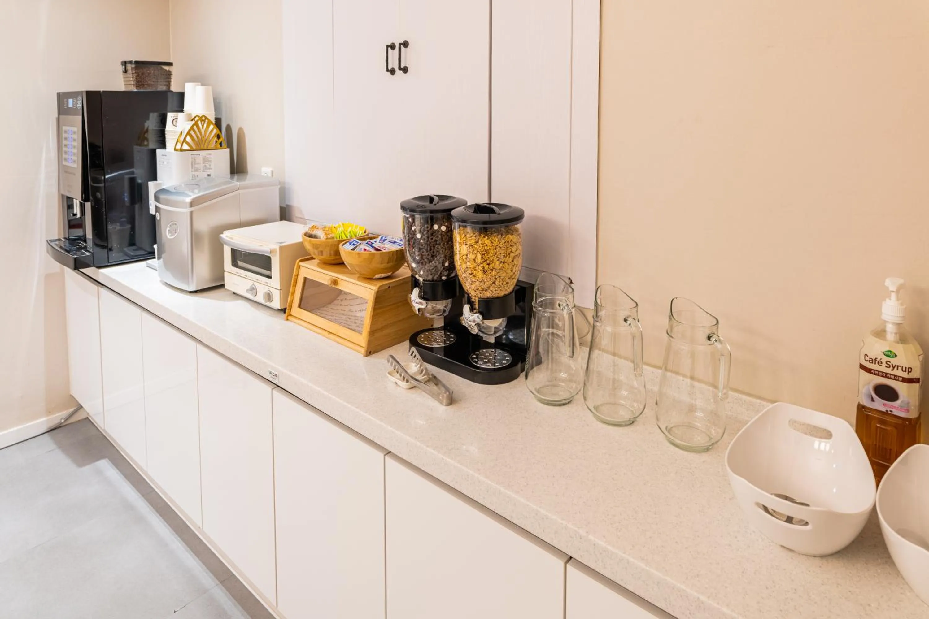 Restaurant/places to eat in HOTEL LENITH Seomyeon