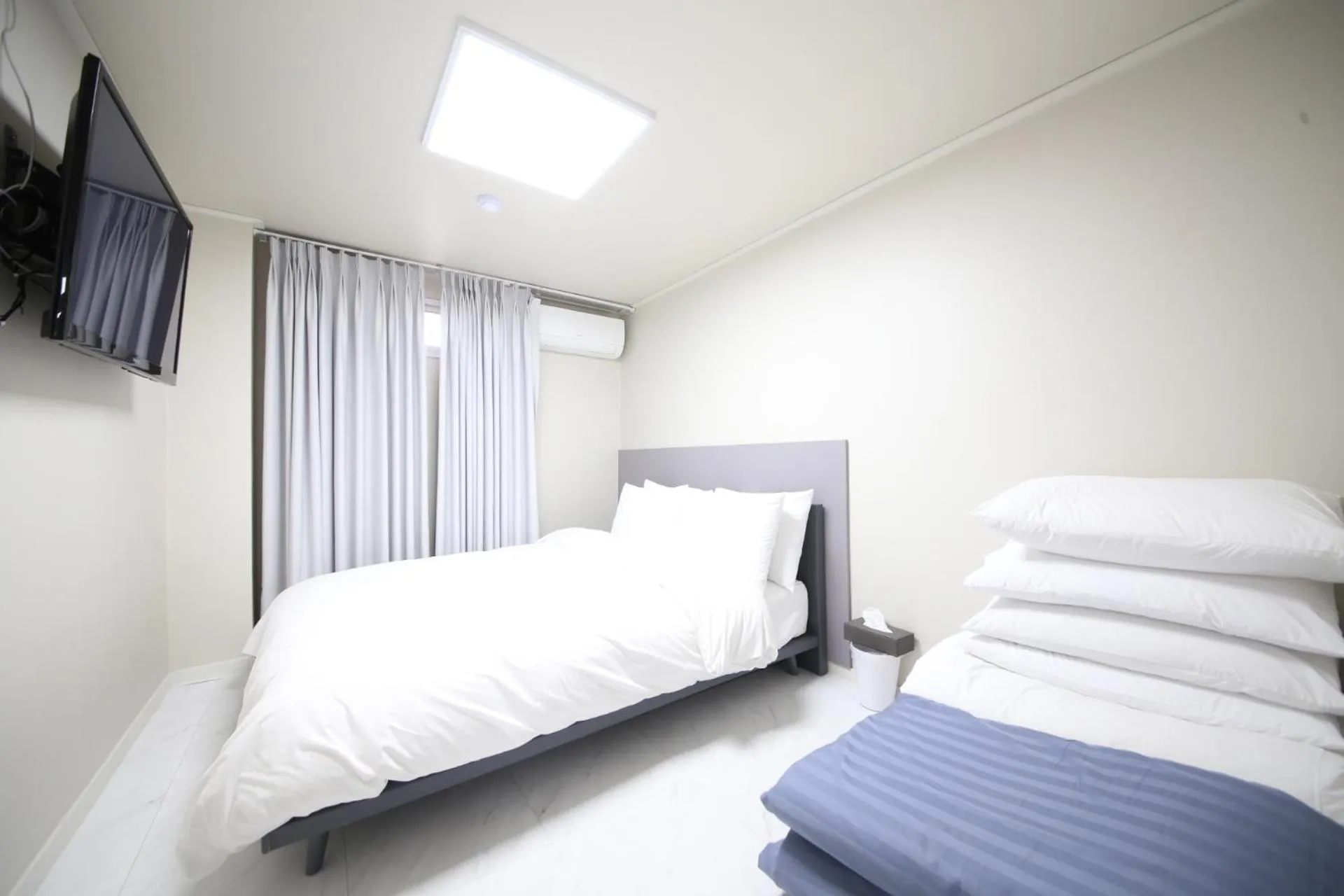 Bed in HOTEL LENITH Seomyeon