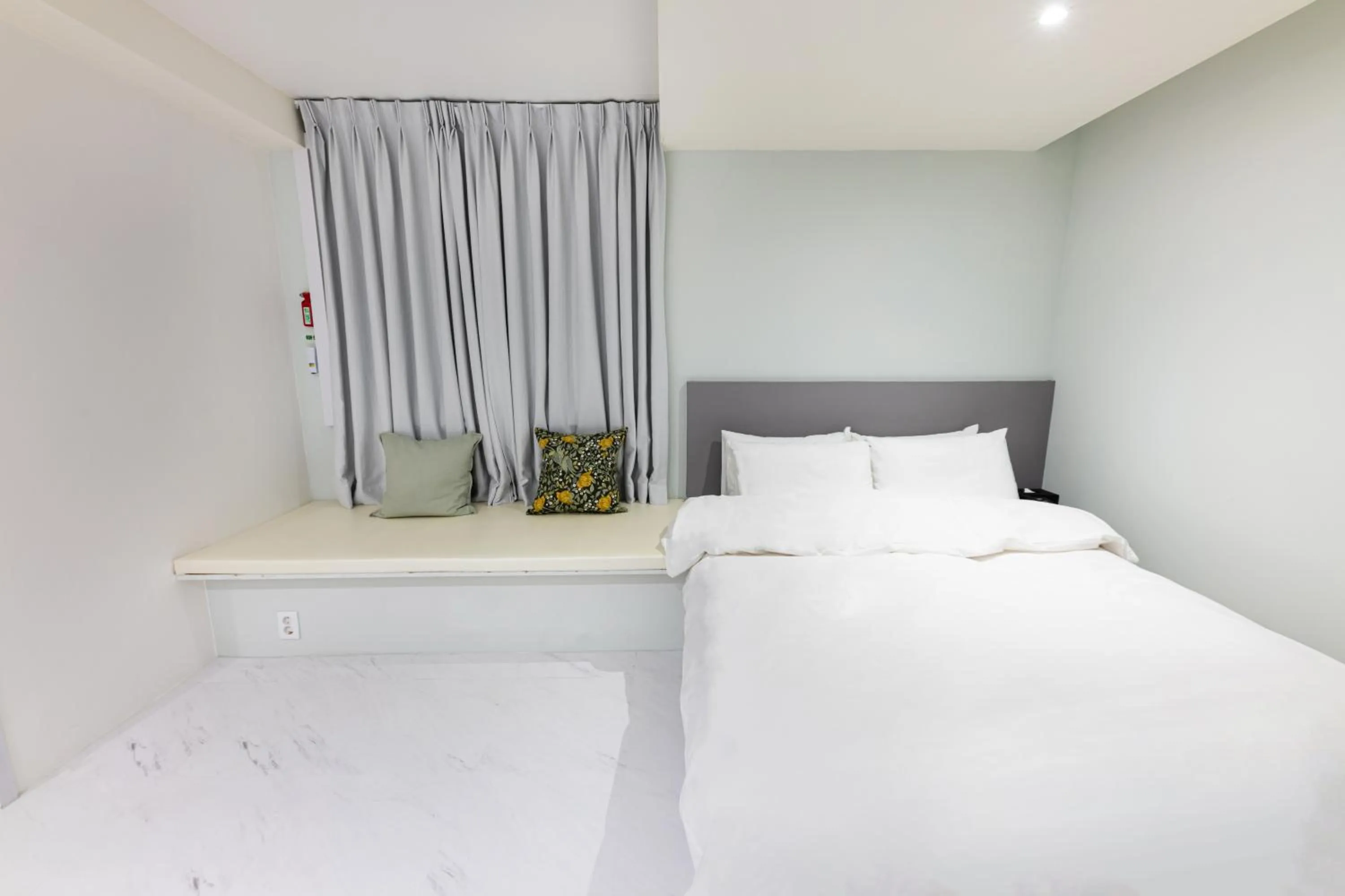 Bed in HOTEL LENITH Seomyeon