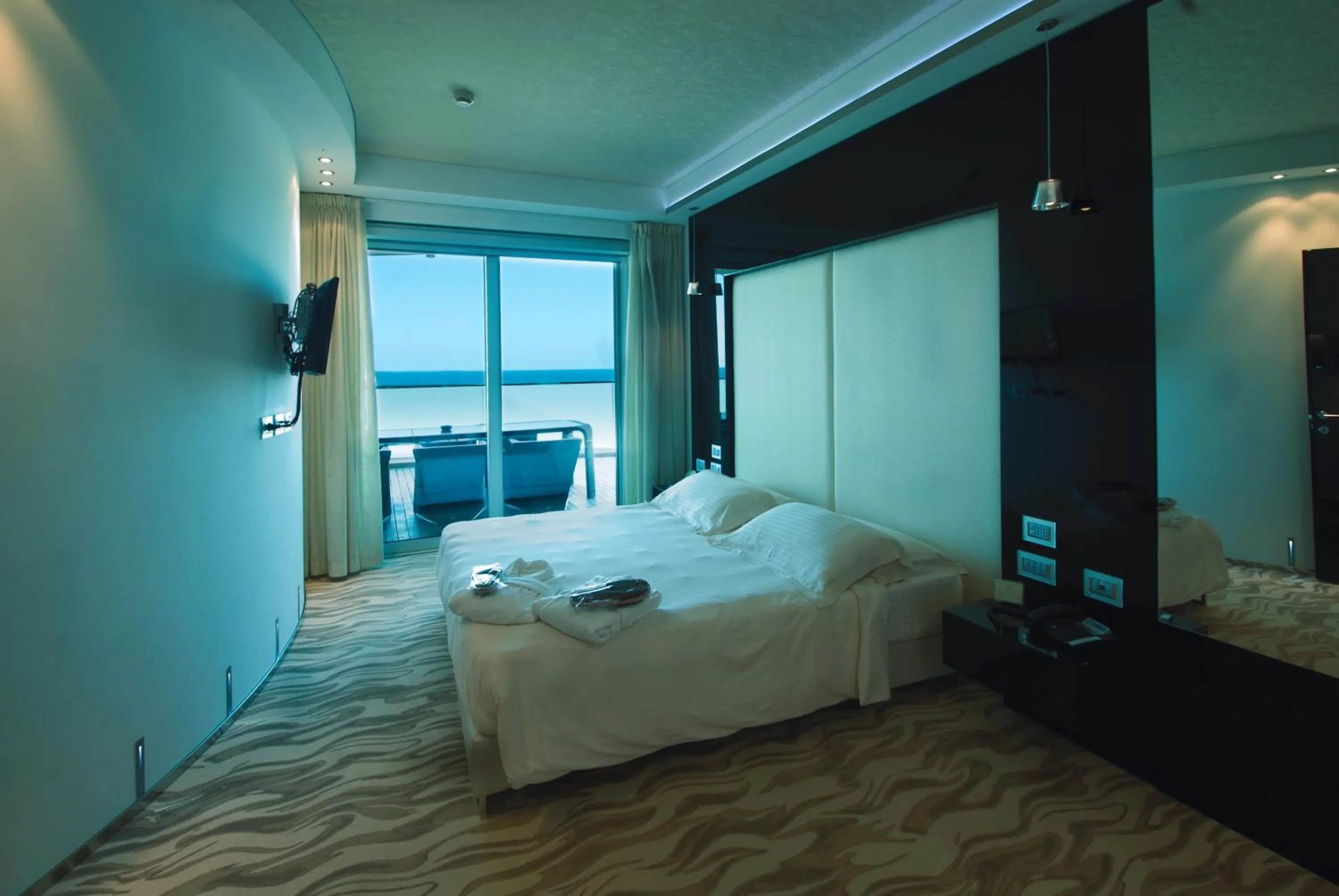 Bedroom, Bed in Hotel Premier & Suites - Premier Resort