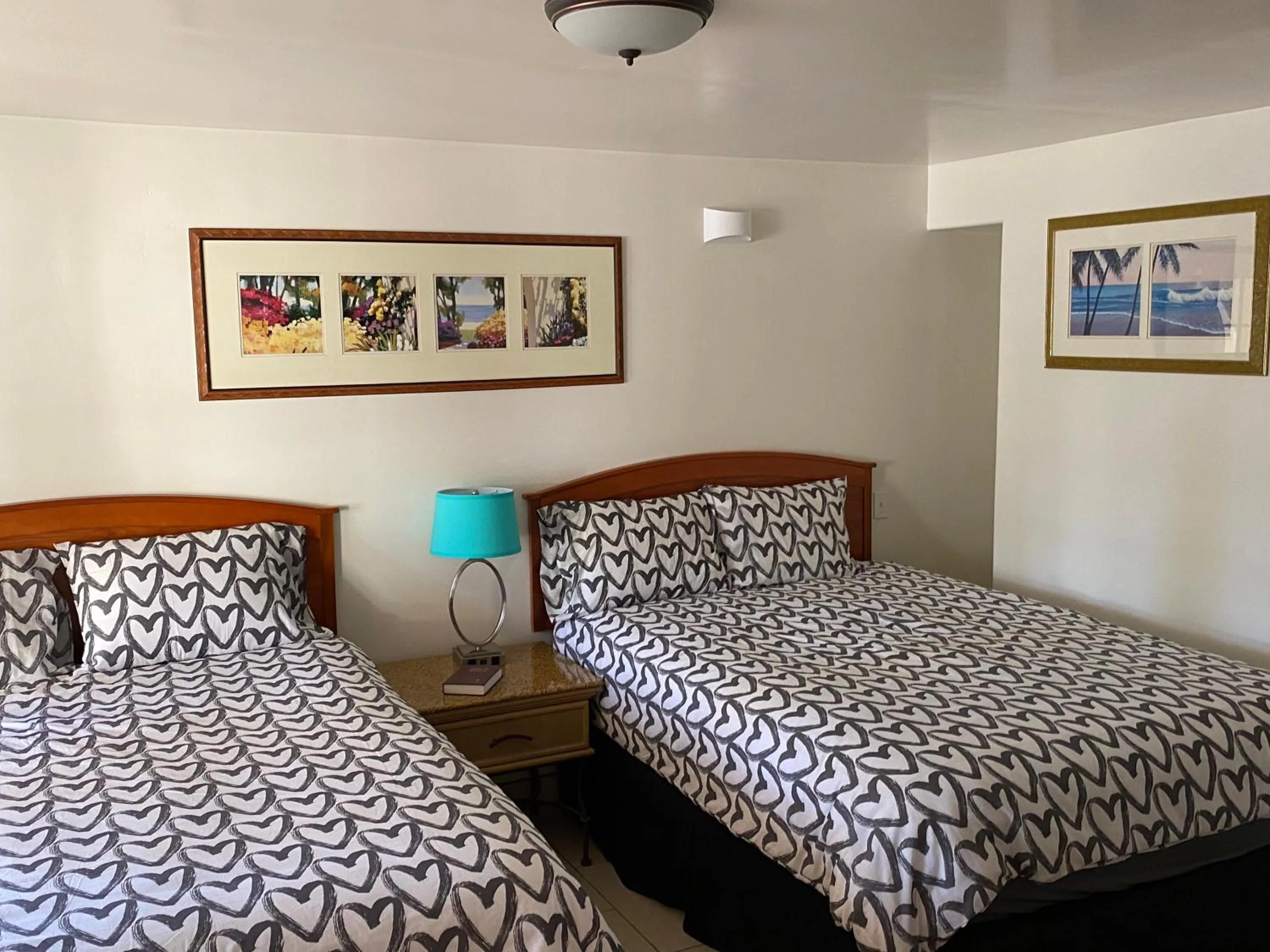 Bed in TIDE POOL VILLAS