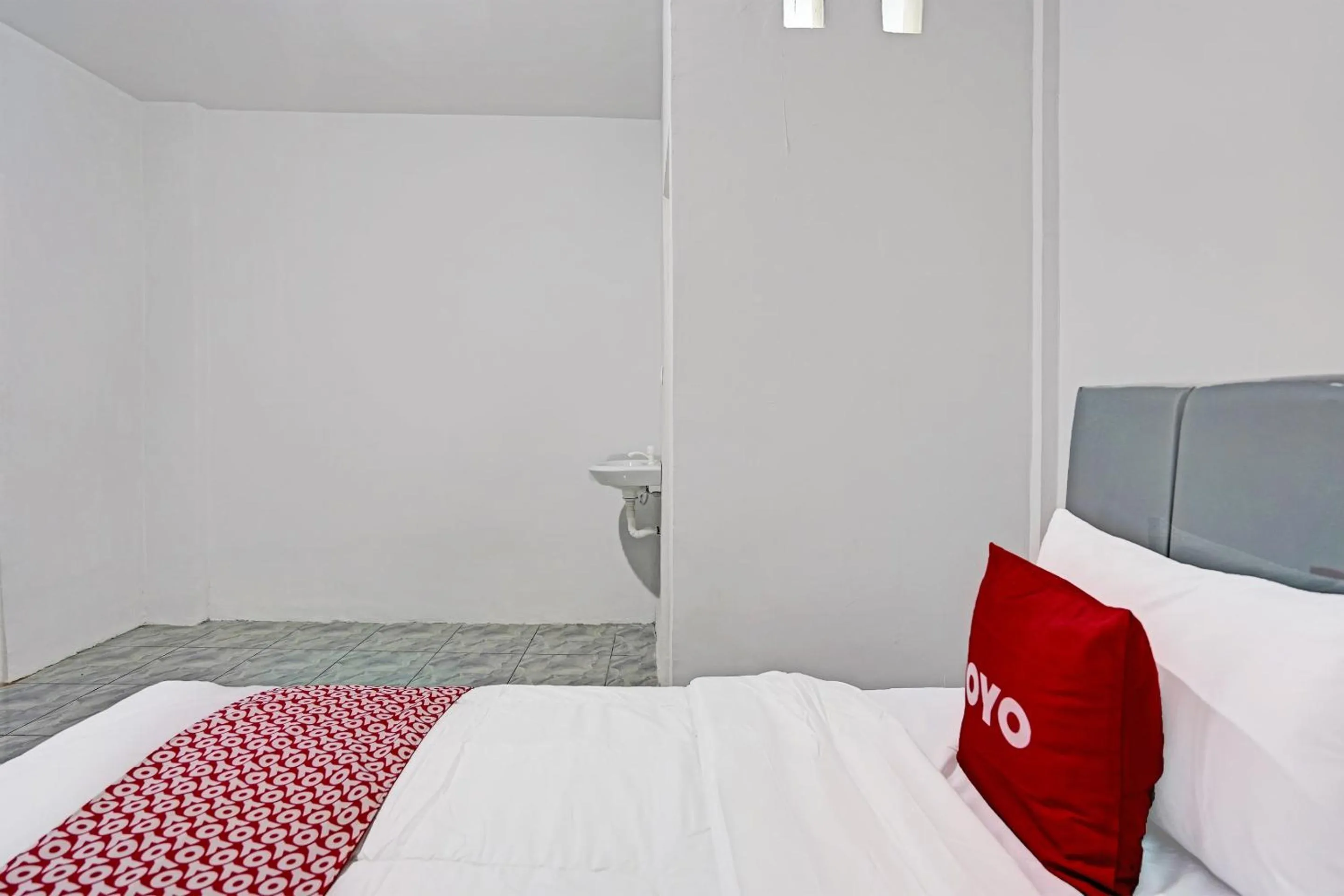 Bedroom, Bed in OYO LIFE 91594 Bungah Residence Syariah