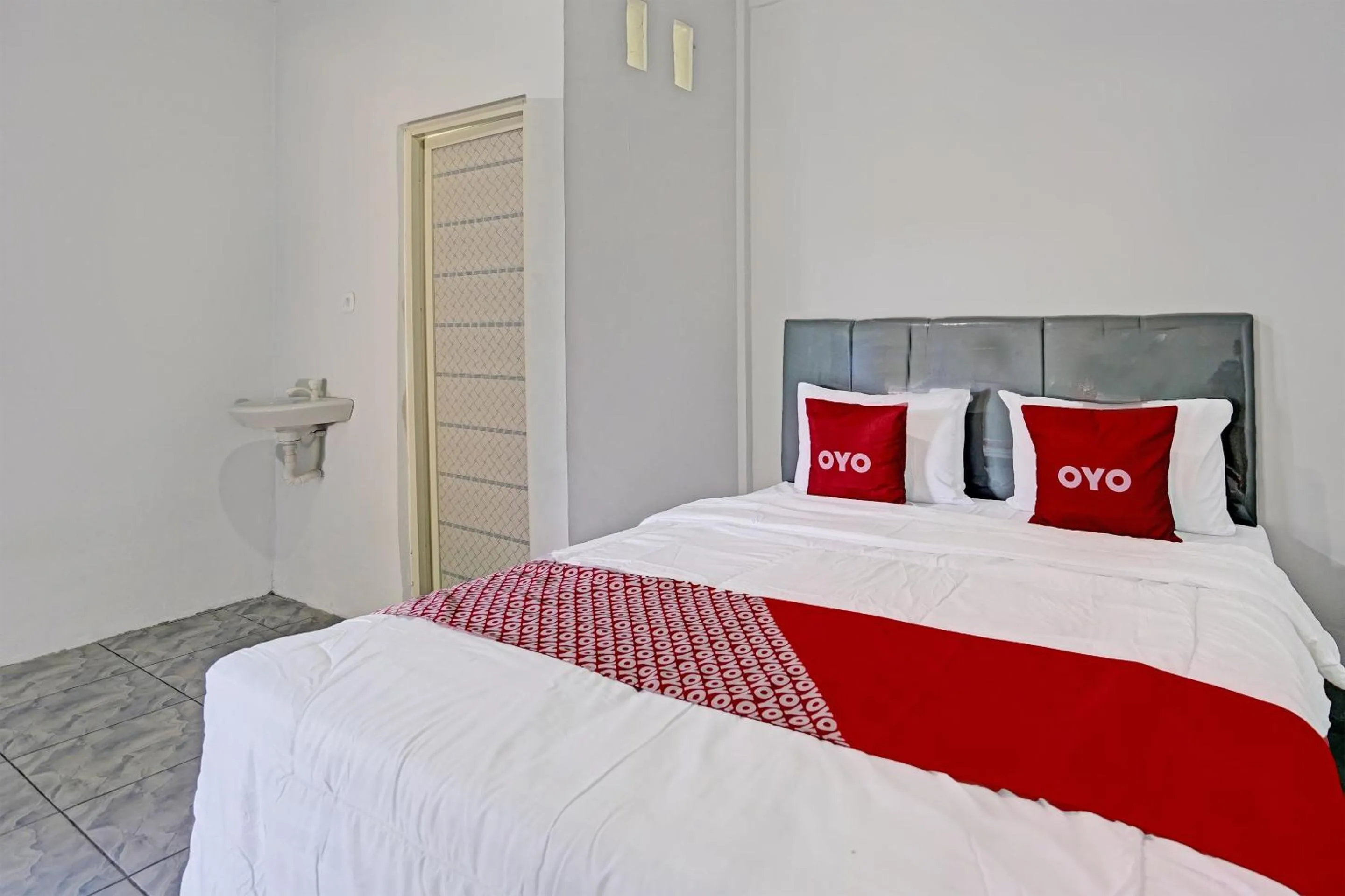 Bedroom, Bed in OYO LIFE 91594 Bungah Residence Syariah