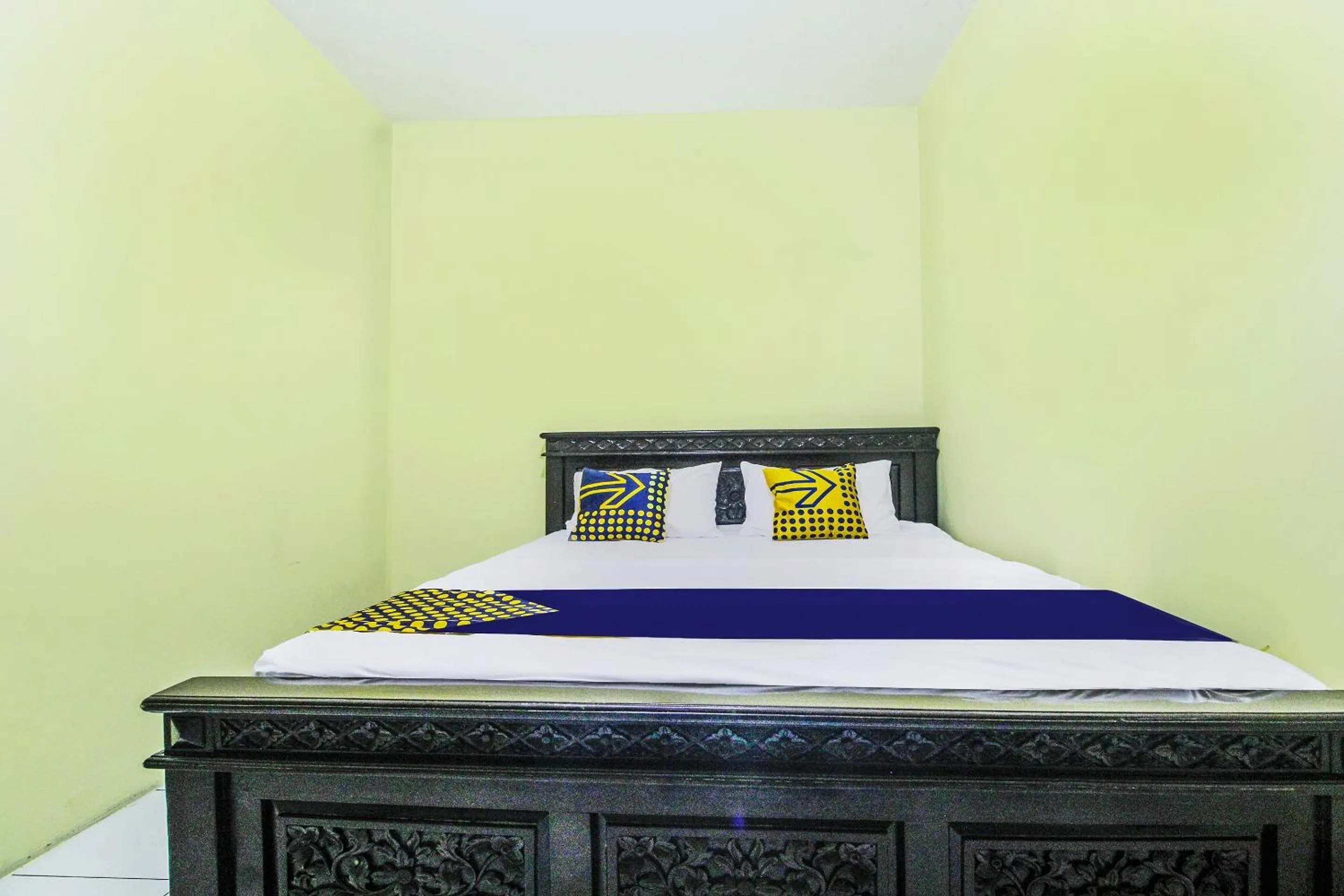 Bedroom, Bed in OYO Life 91606 Nadin Guest House Syariah