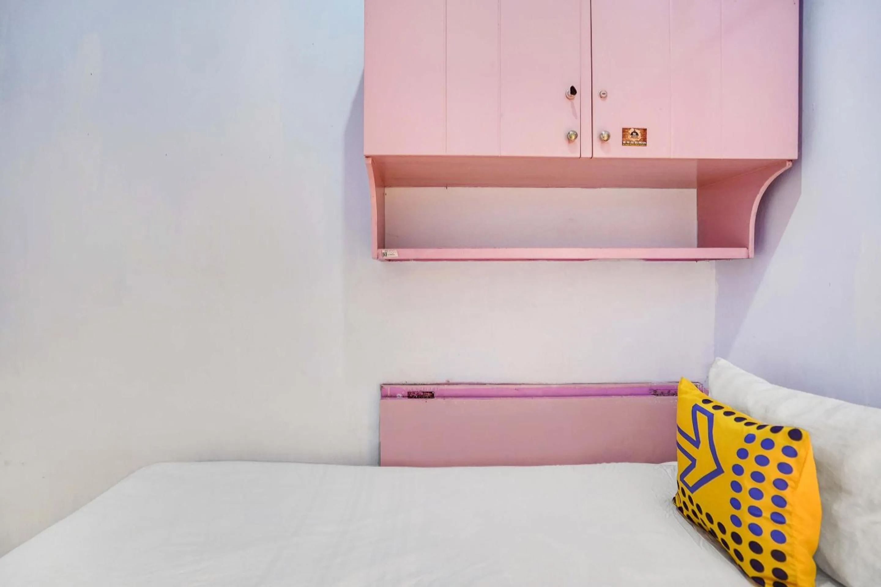 Bedroom, Bed in OYO Life 91626 Rr Kost Putri Syariah