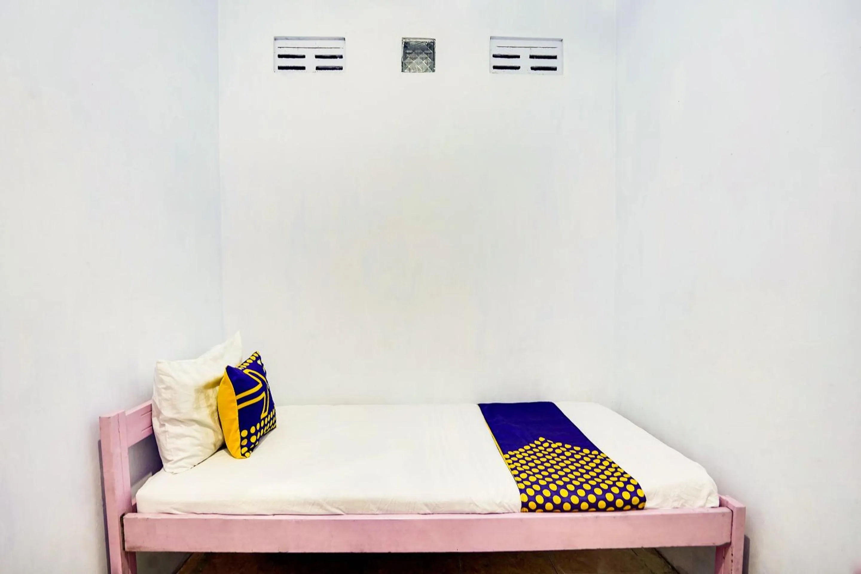 Bedroom, Bed in OYO Life 91626 Rr Kost Putri Syariah