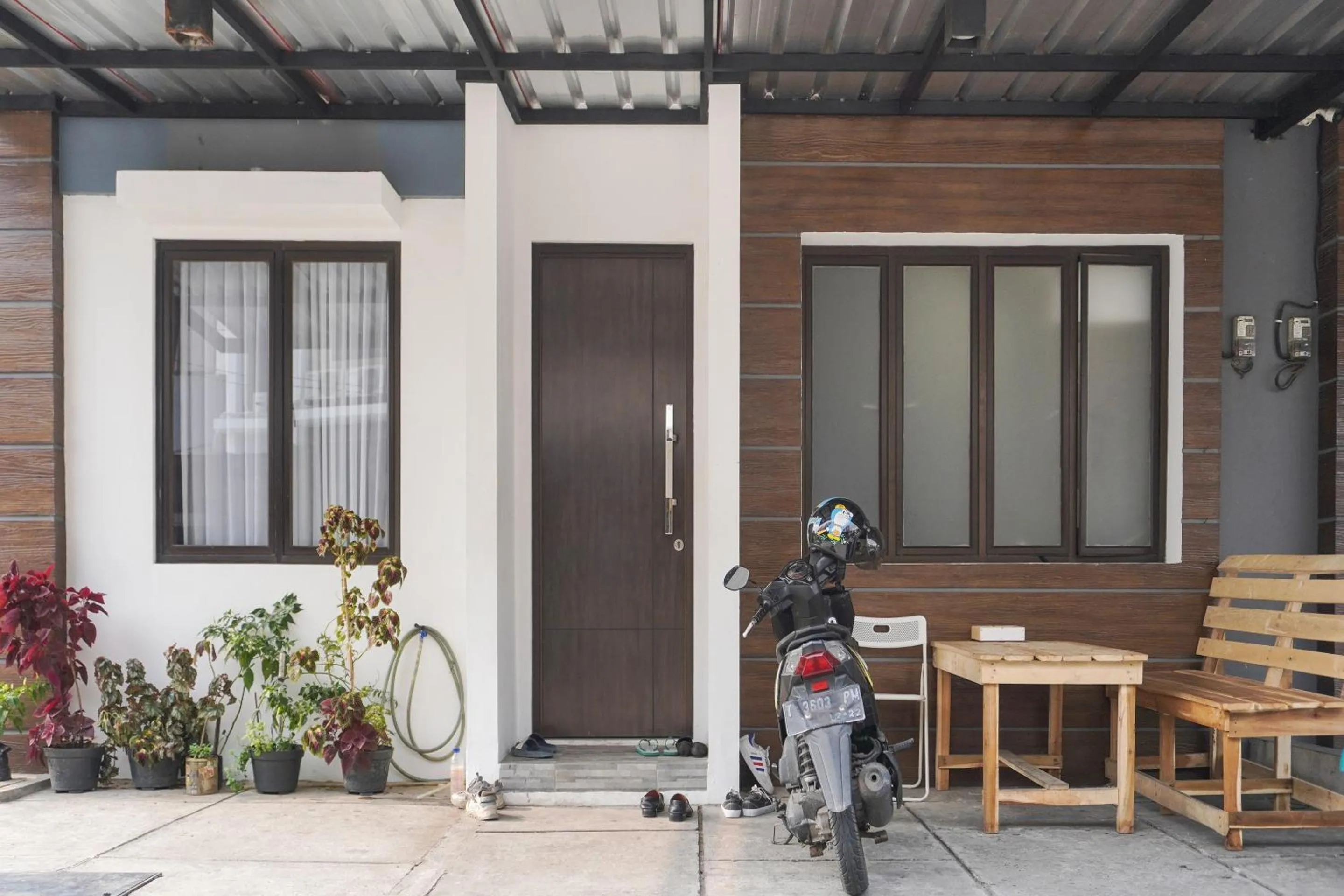 Facade/entrance in OYO 91646 fio colombus residence