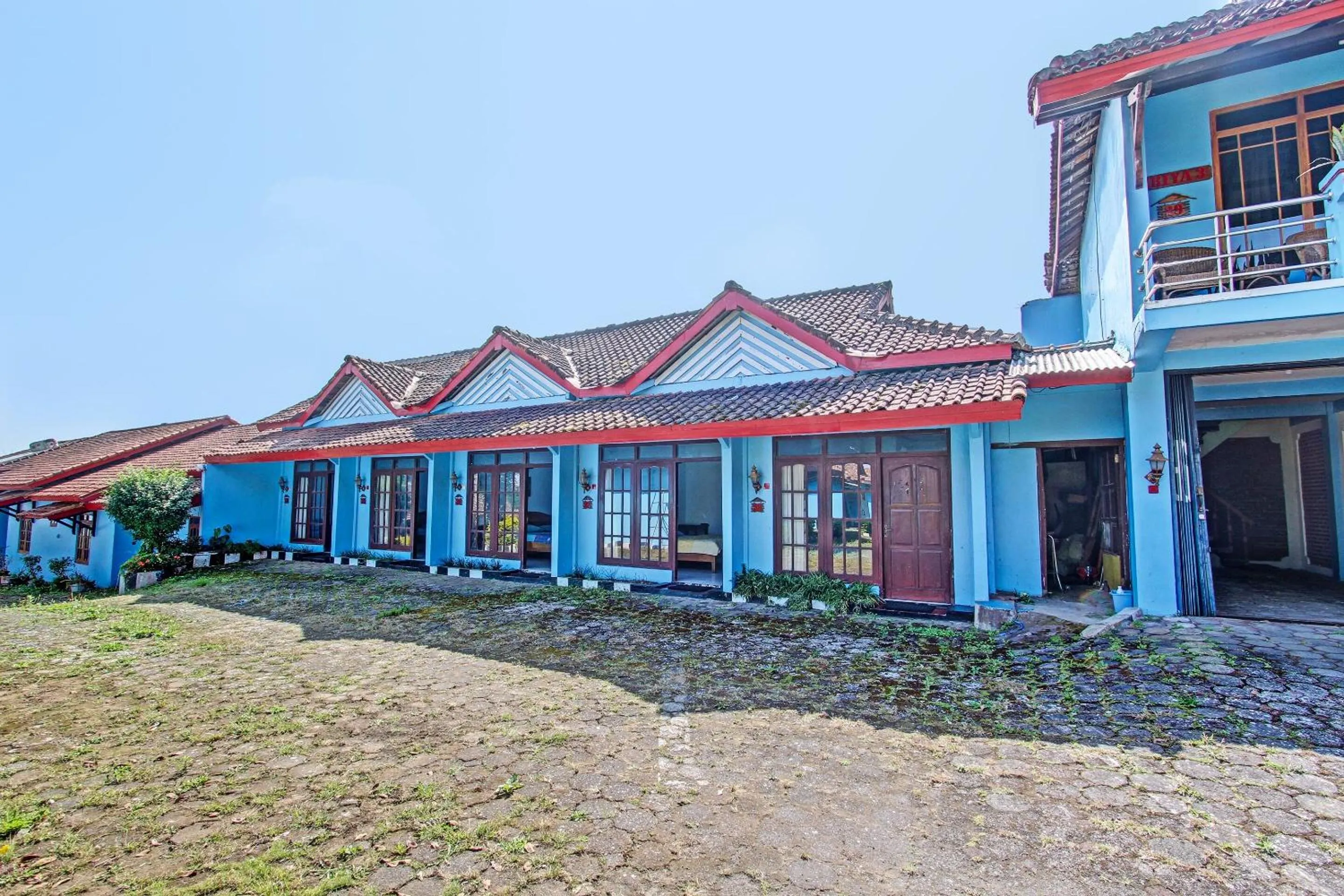 Facade/entrance in Capital O 91644 Loka Hause