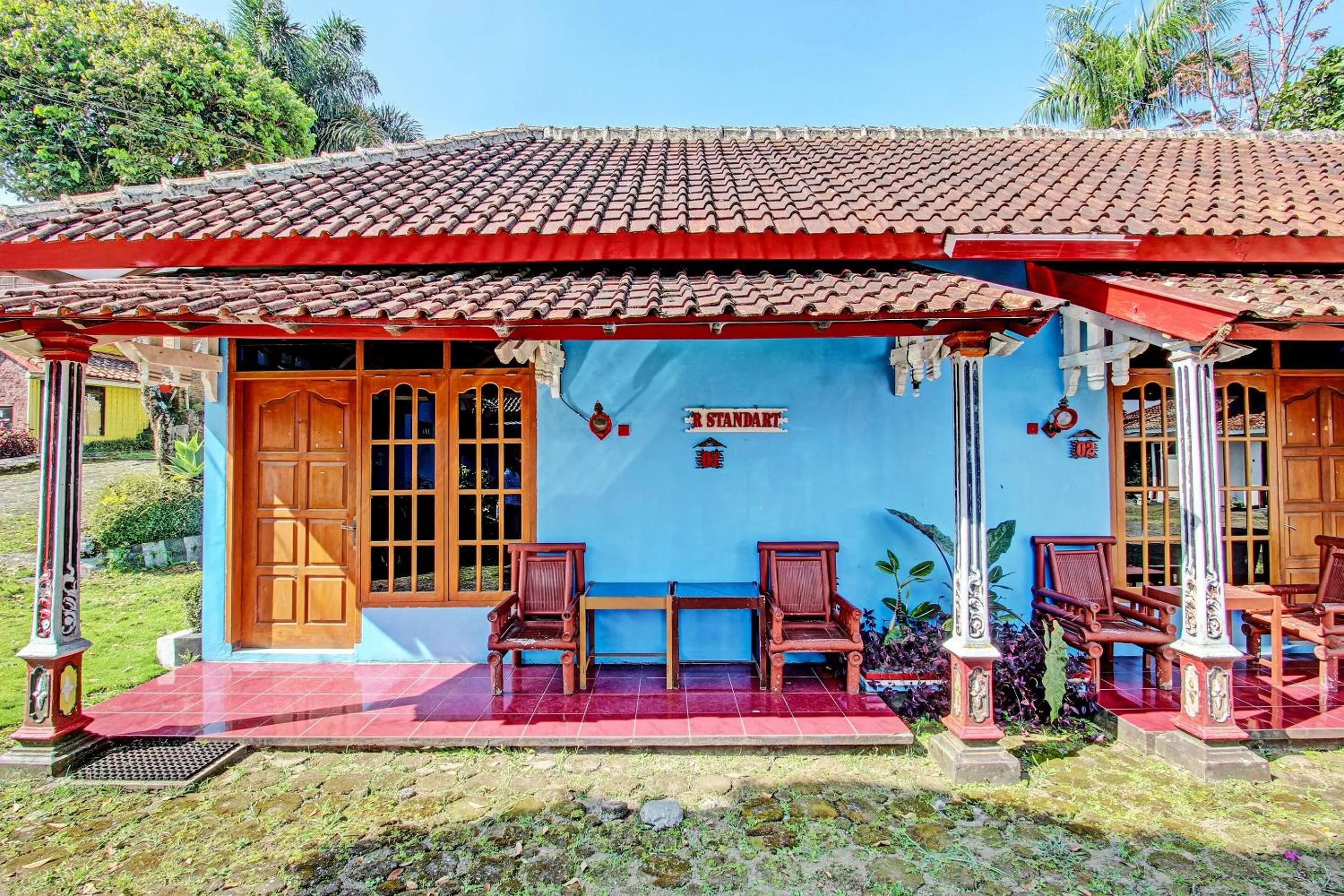 Facade/entrance in Capital O 91644 Loka Hause