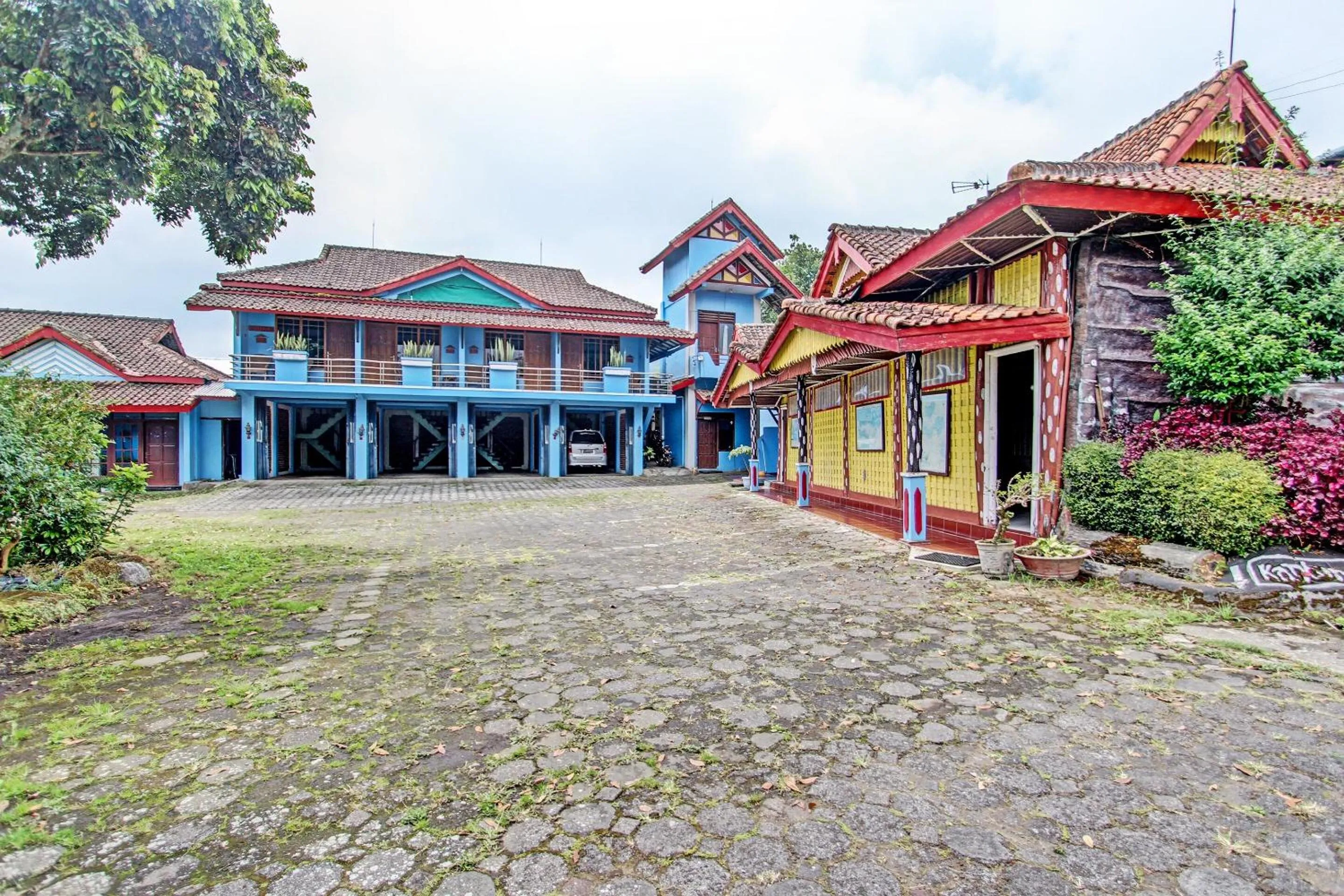 Lobby or reception in Capital O 91644 Loka Hause