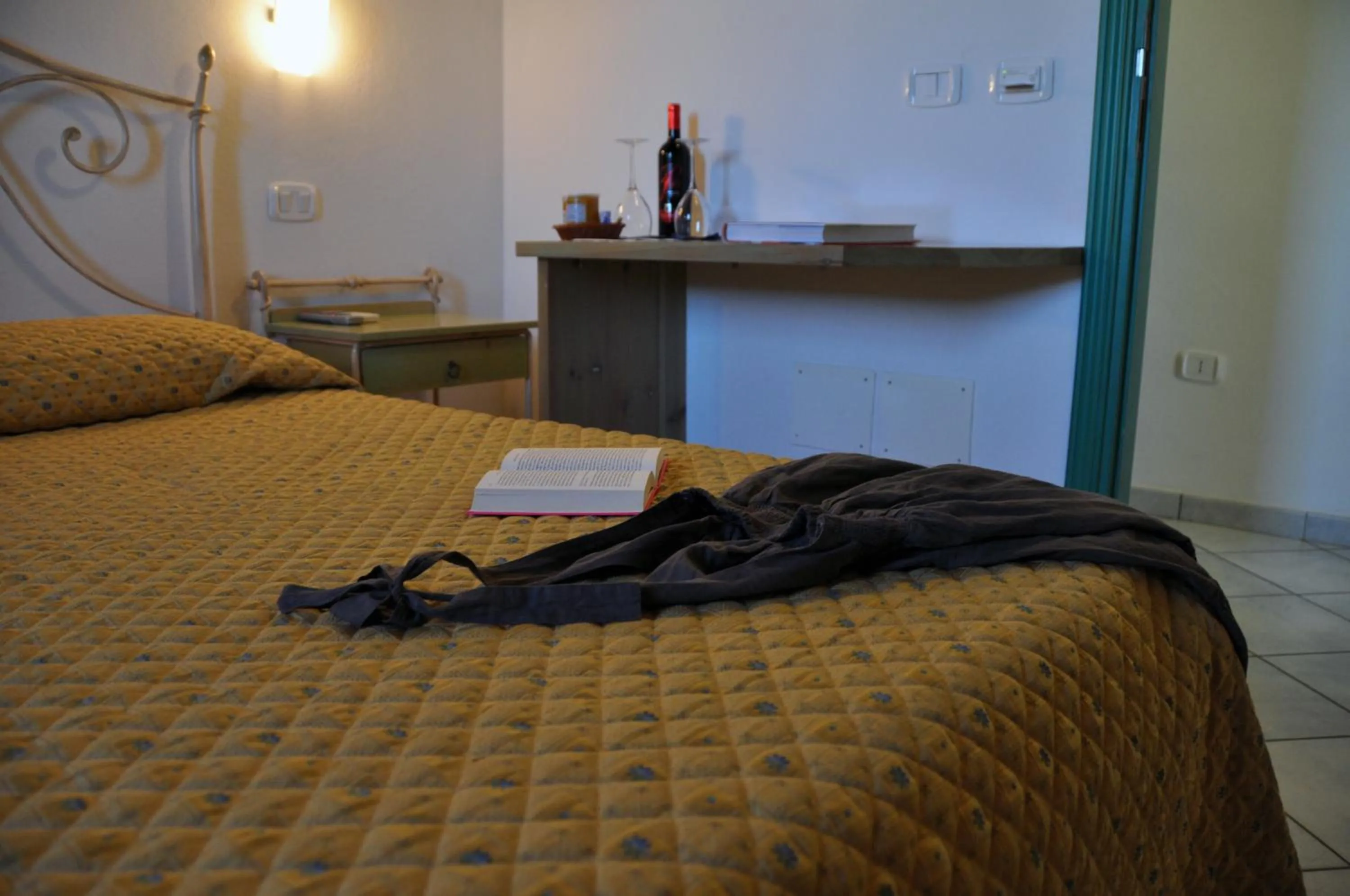 Decorative detail, Bed in Tenuta La Lupa