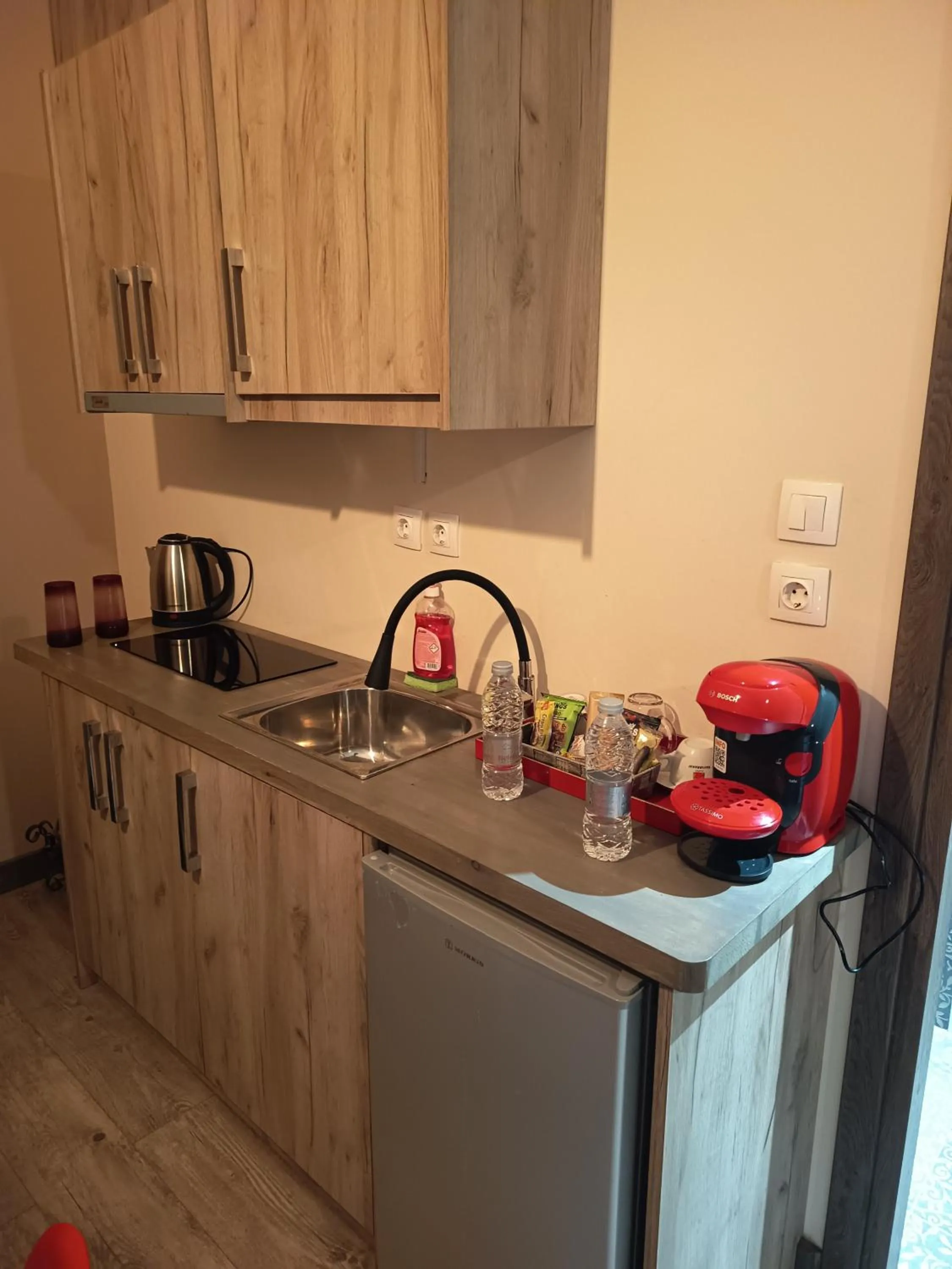 Coffee/tea facilities in MATEO