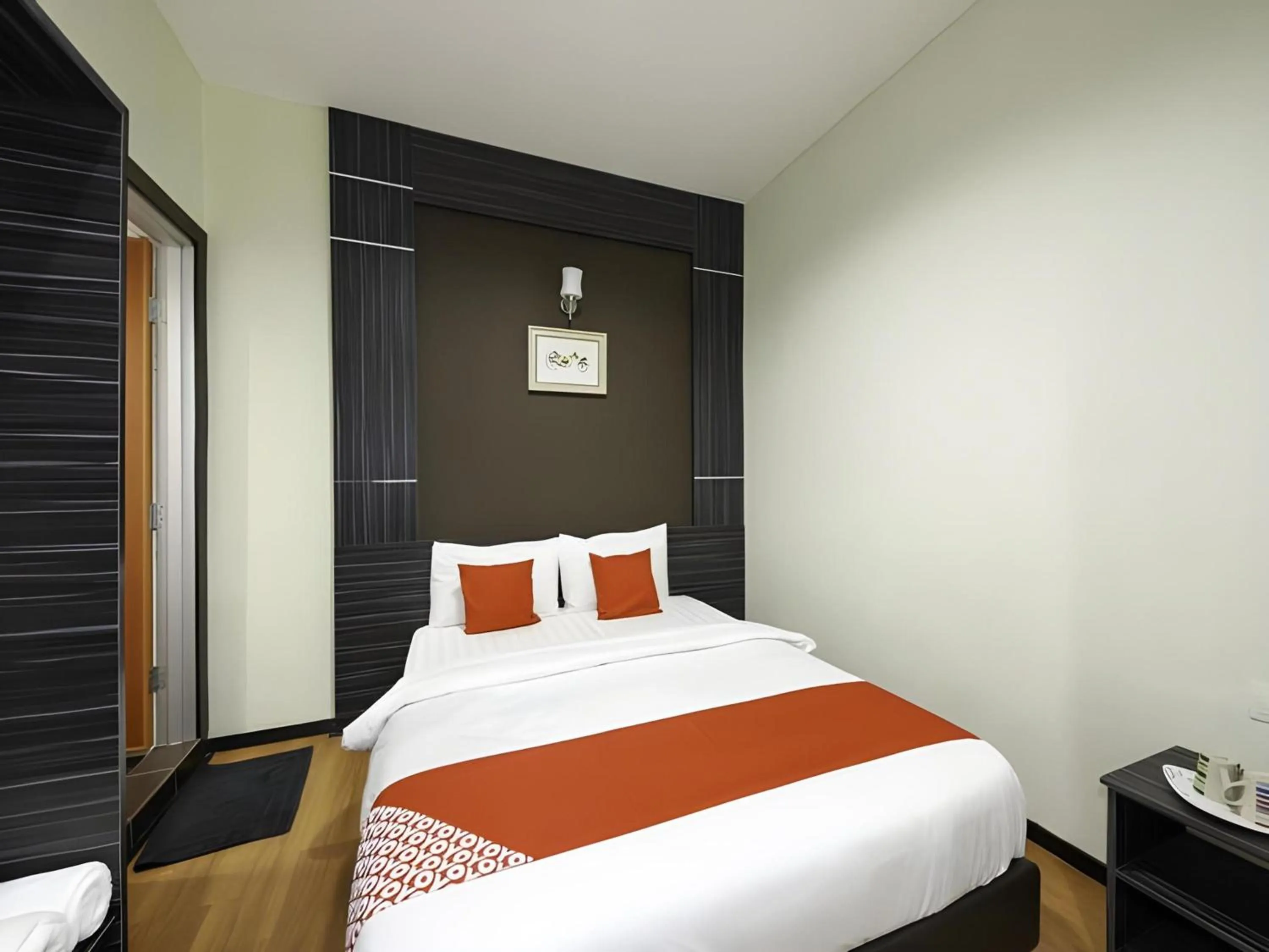Photo of the whole room, Bed in Super OYO Capital O 812 Hotel SMC Seksyen 13
