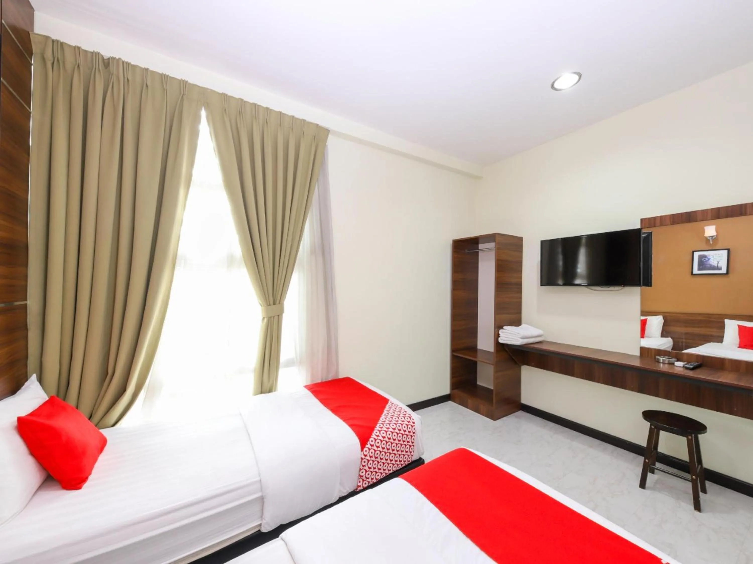 Photo of the whole room, Bed in Super OYO Capital O 812 Hotel SMC Seksyen 13