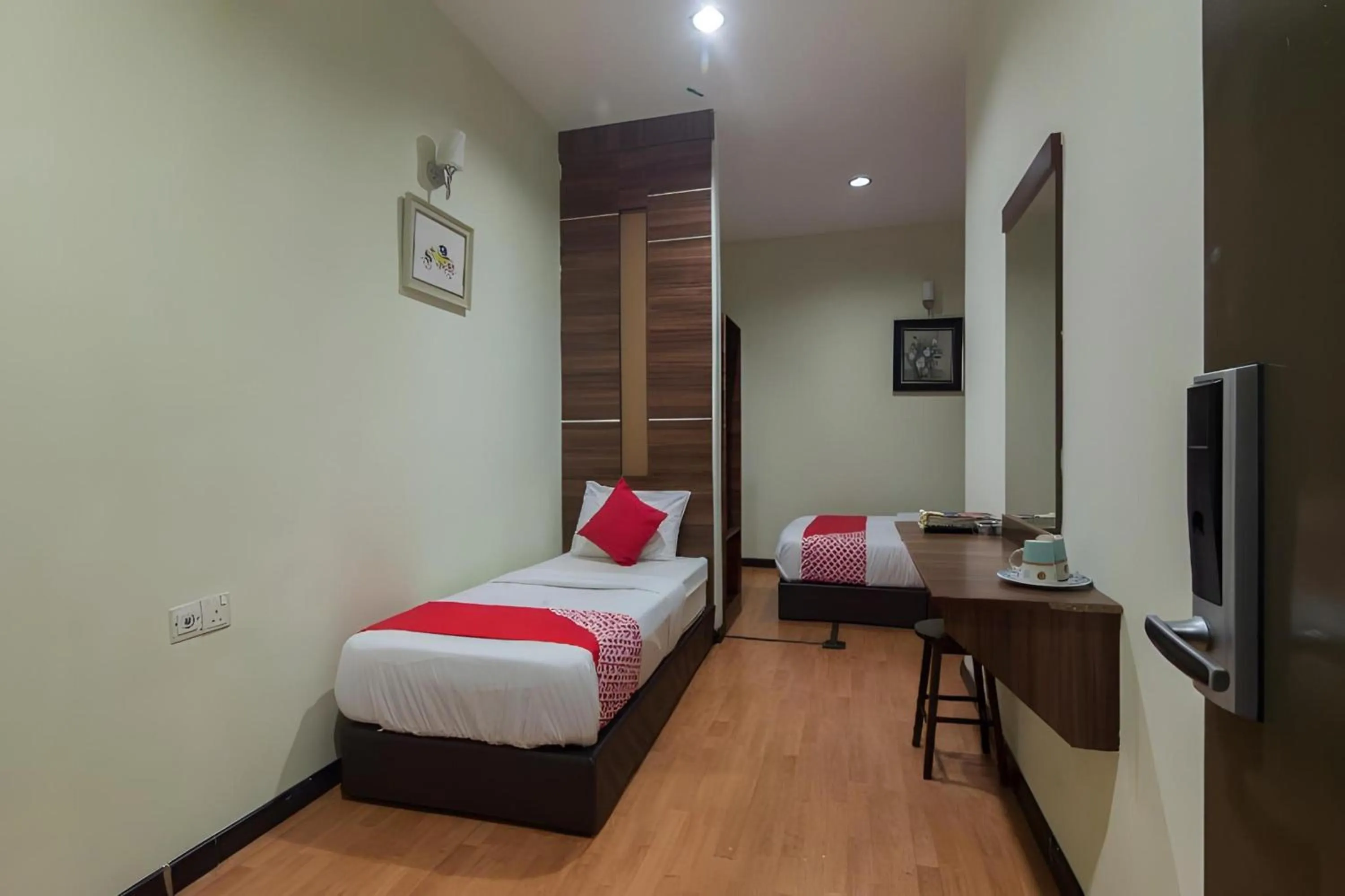 Photo of the whole room, Bed in Super OYO Capital O 812 Hotel SMC Seksyen 13