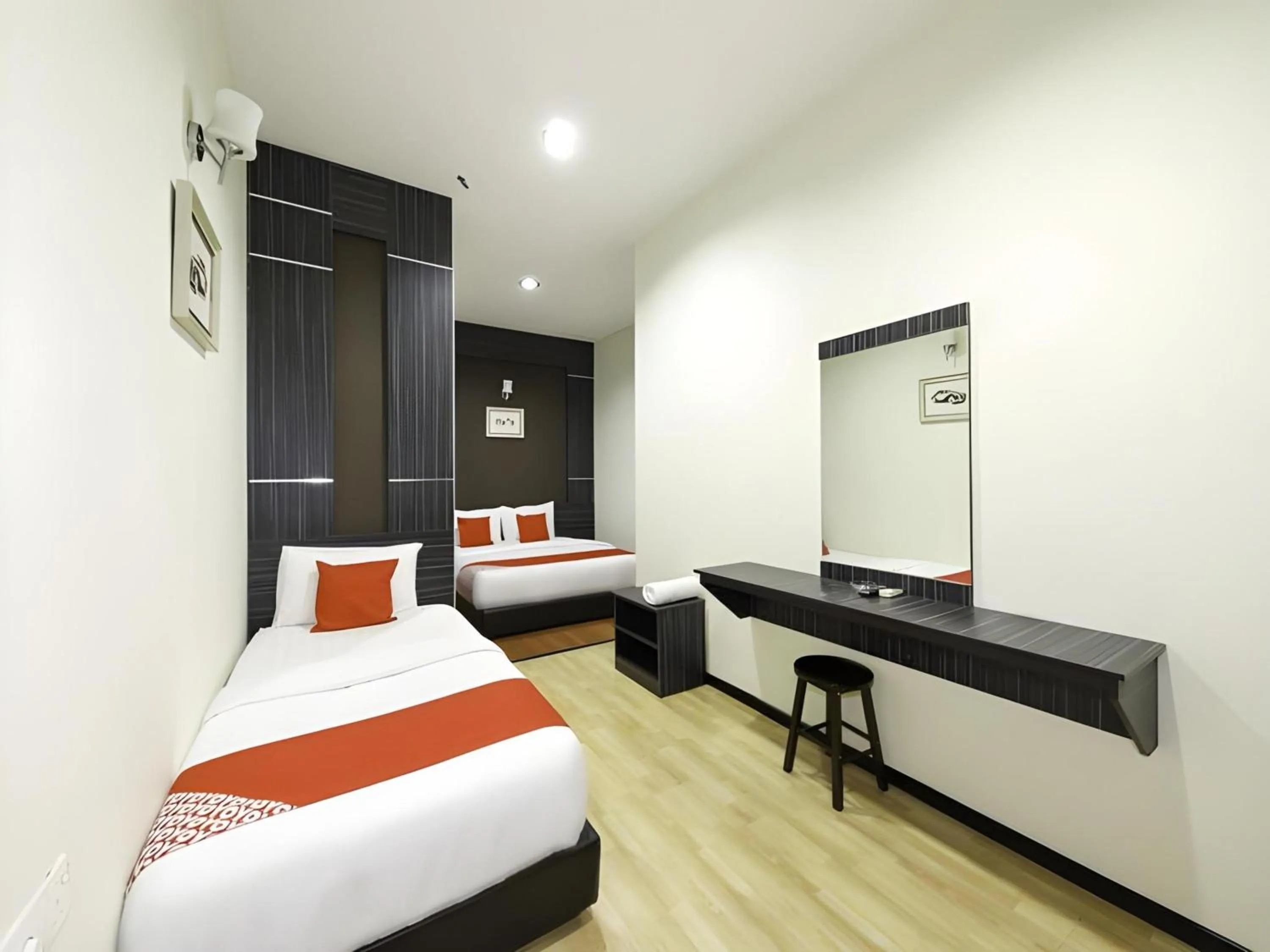 Photo of the whole room, Bed in Super OYO Capital O 812 Hotel SMC Seksyen 13