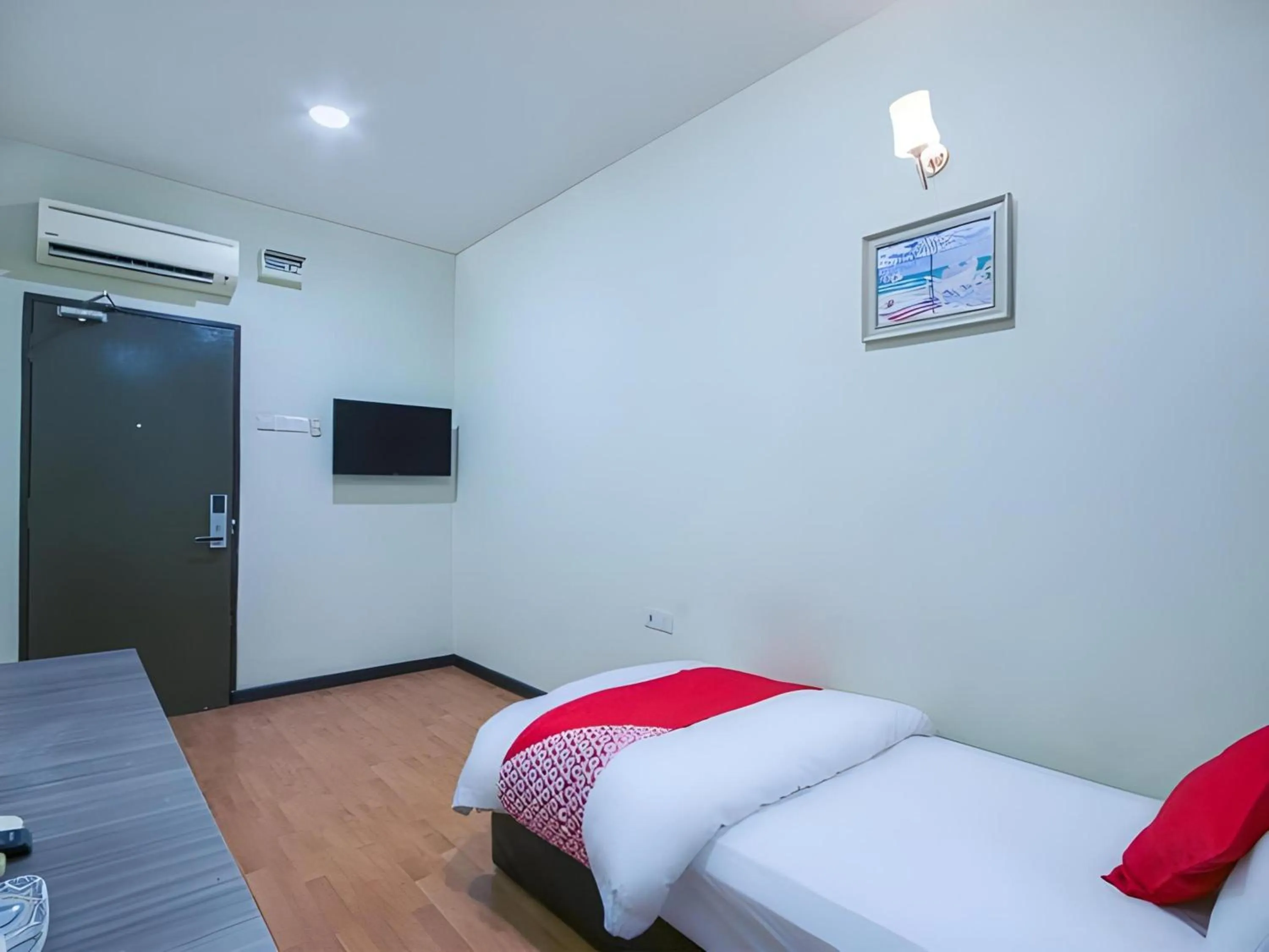 Photo of the whole room, Bed in Super OYO Capital O 812 Hotel SMC Seksyen 13