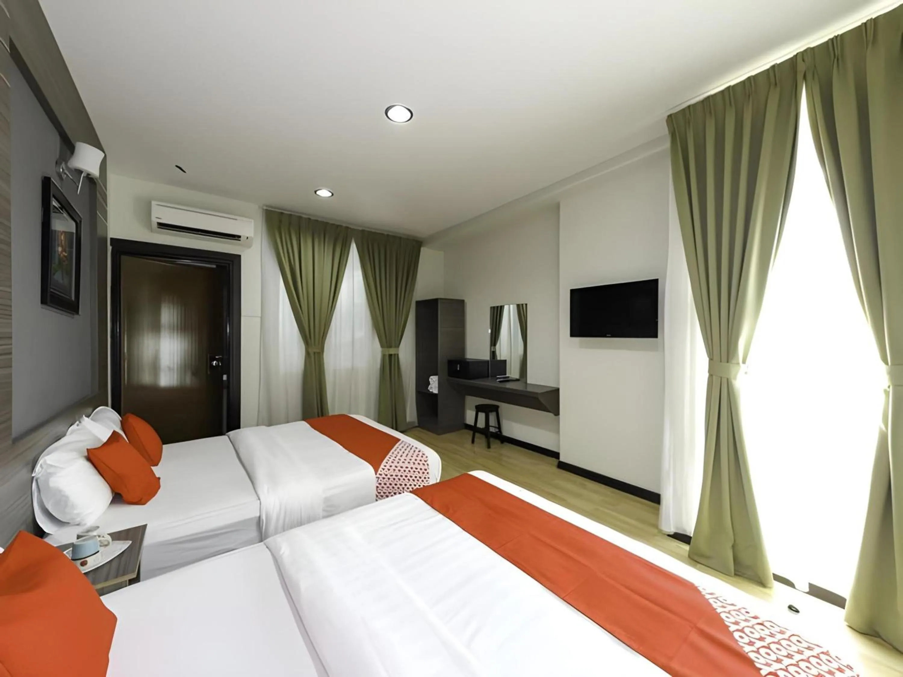 Photo of the whole room, Bed in Super OYO Capital O 812 Hotel SMC Seksyen 13