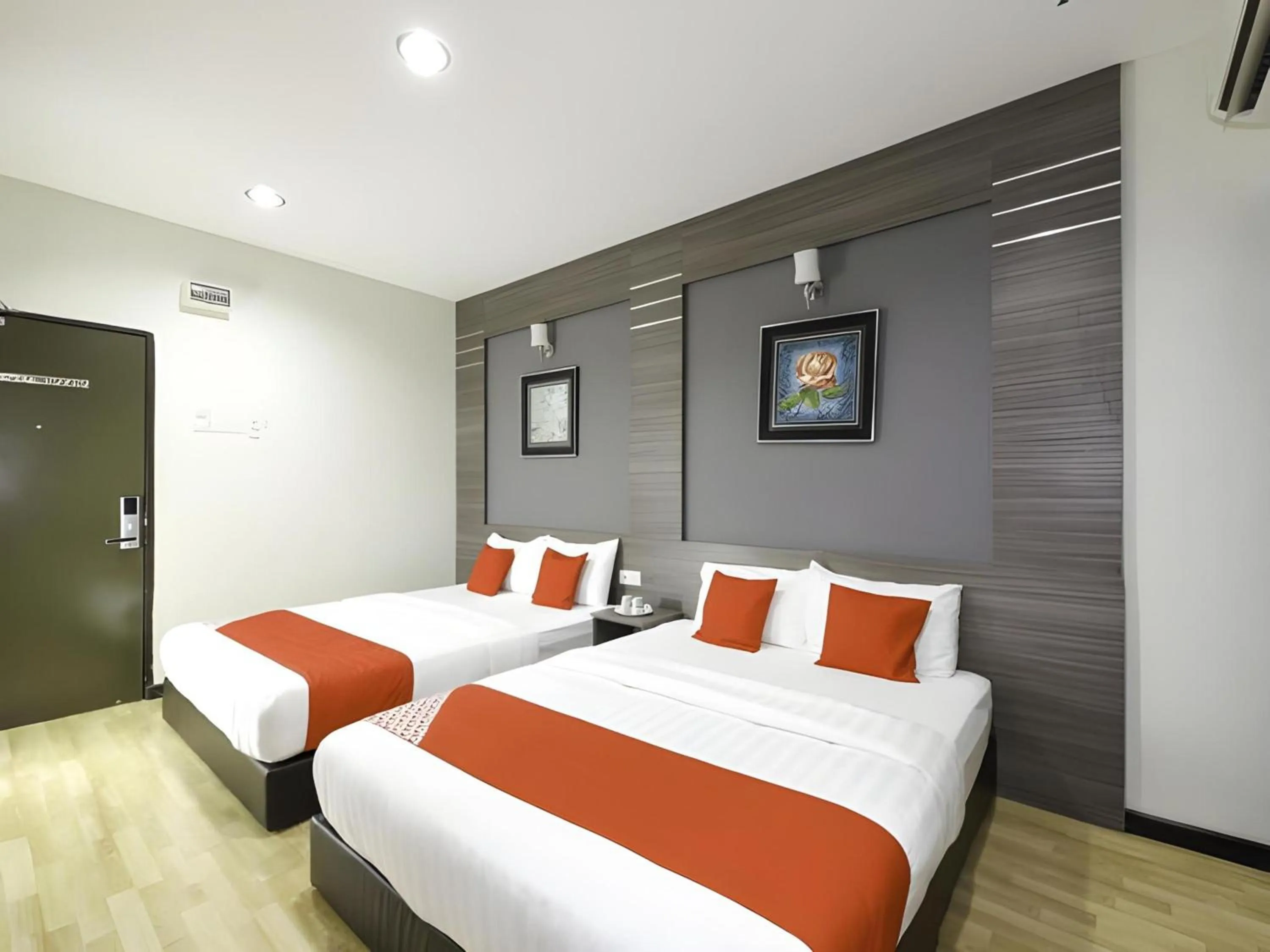 Photo of the whole room, Bed in Super OYO Capital O 812 Hotel SMC Seksyen 13