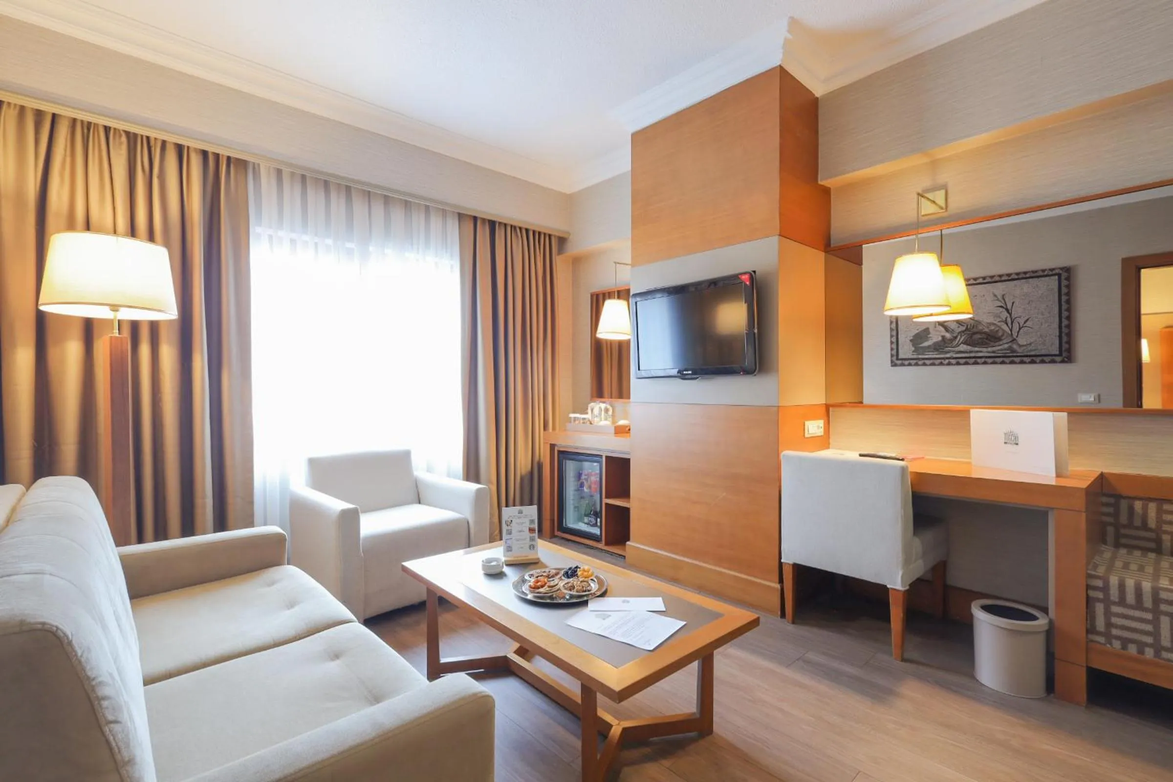 Living room in Tugcan Hotel