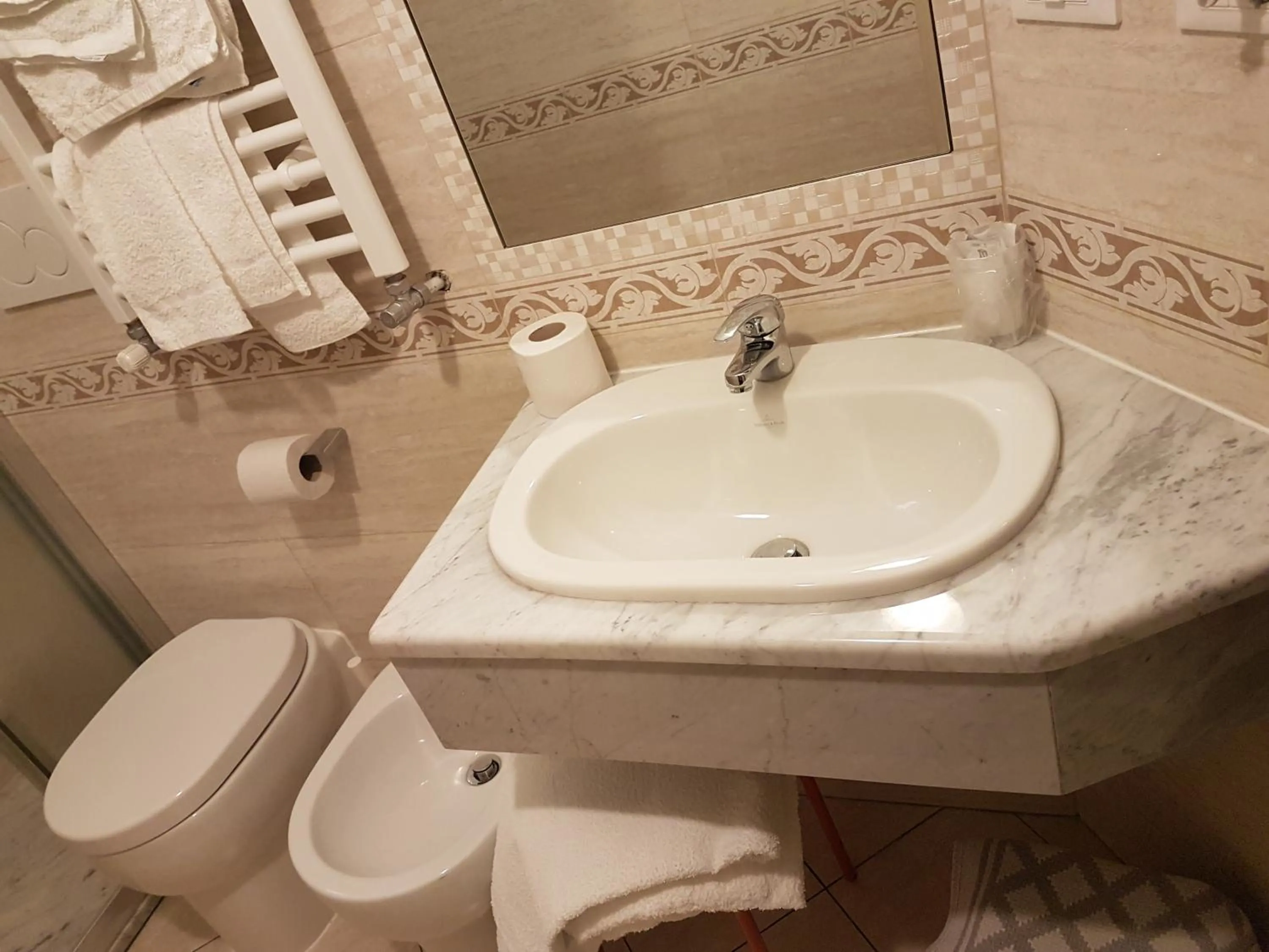 Bathroom in Hotel Mignon 50 MT DALLA SPIAGGIA E DALL'ISOLA PEDONALE