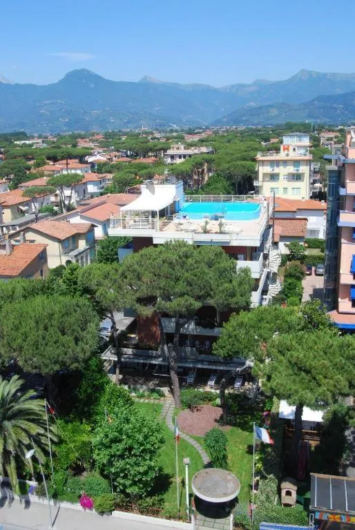 Swimming pool in Hotel Bracciotti