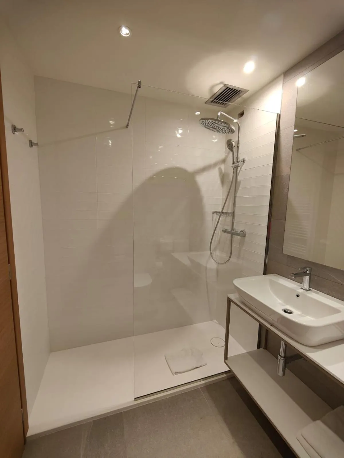 Shower in Hotel Bracciotti