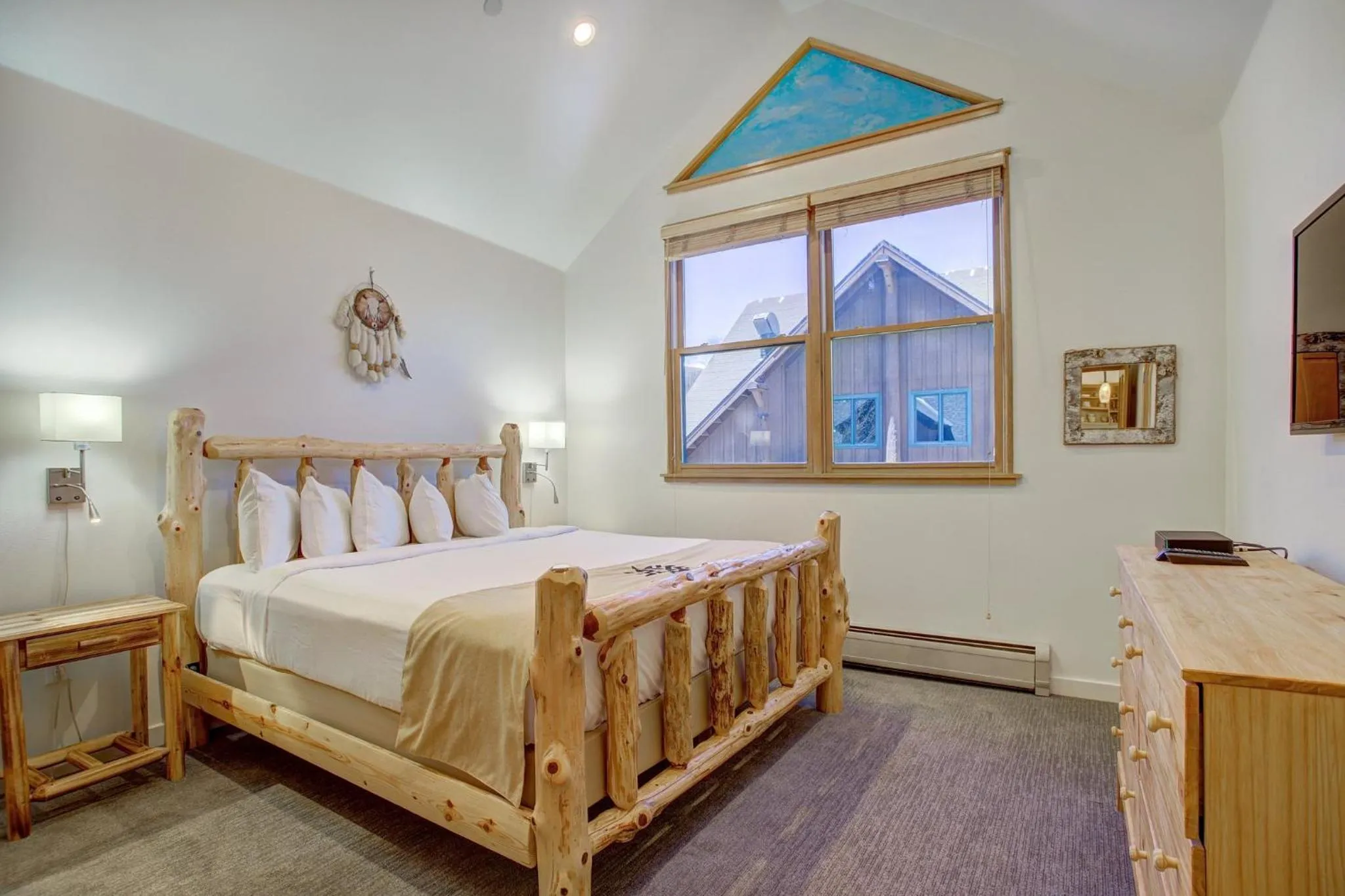 Bedroom, Bed in Jackpine & Black Bear Condominiums by Keystone Resort