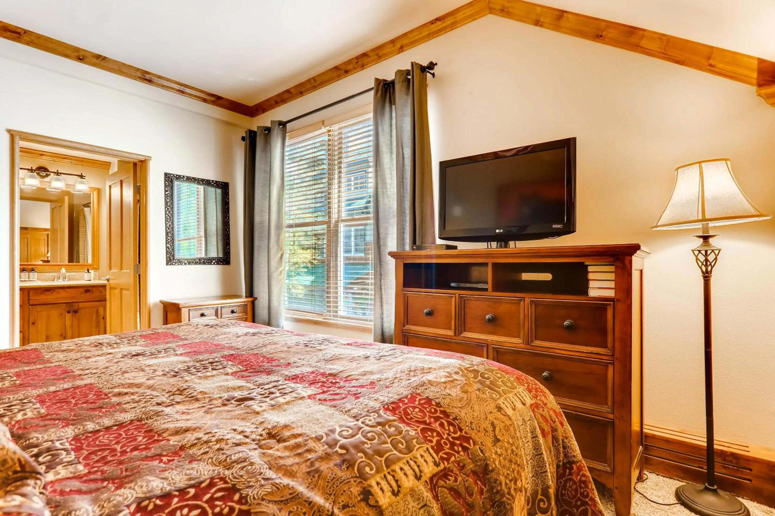 Bed in Jackpine & Black Bear Condominiums by Keystone Resort