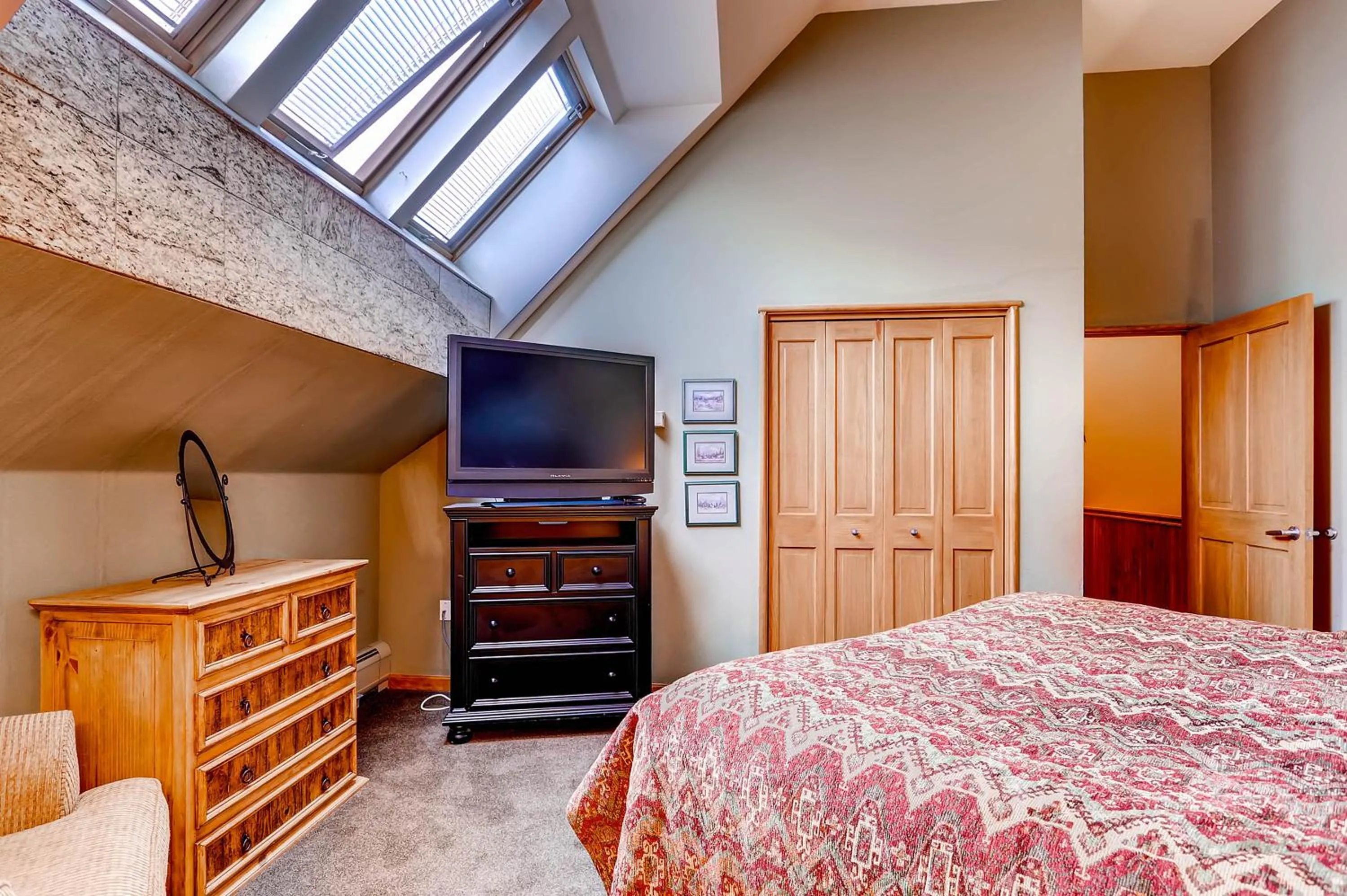 Bedroom, Bed in Jackpine & Black Bear Condominiums by Keystone Resort