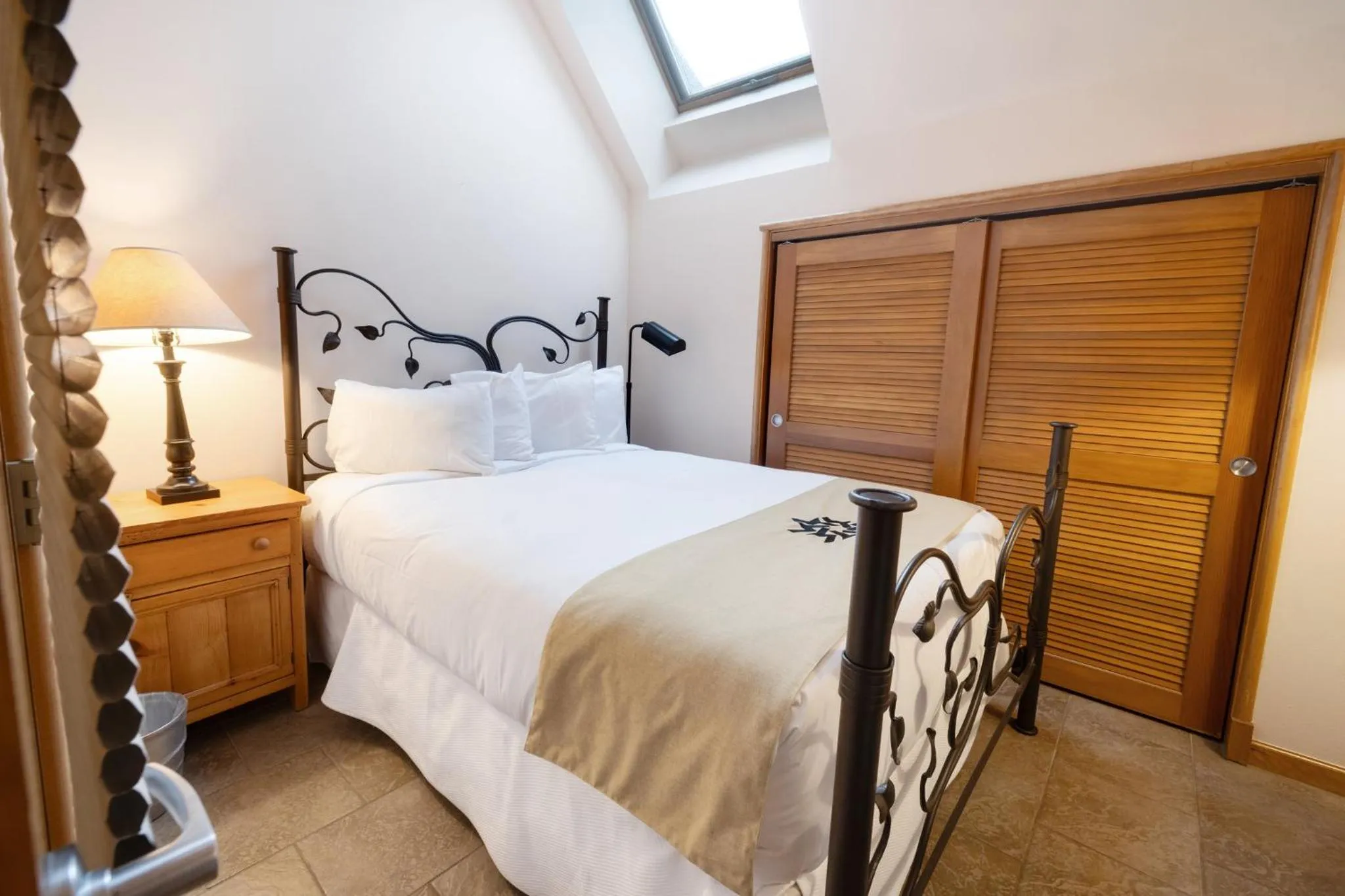 Bedroom, Bed in Jackpine & Black Bear Condominiums by Keystone Resort