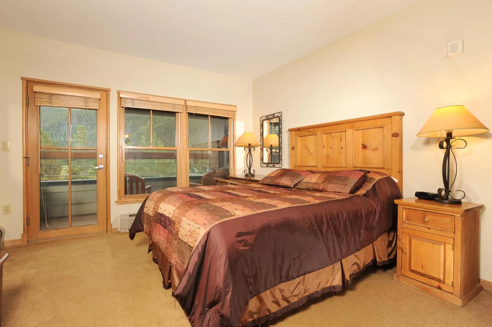 Bedroom, Bed in Jackpine & Black Bear Condominiums by Keystone Resort