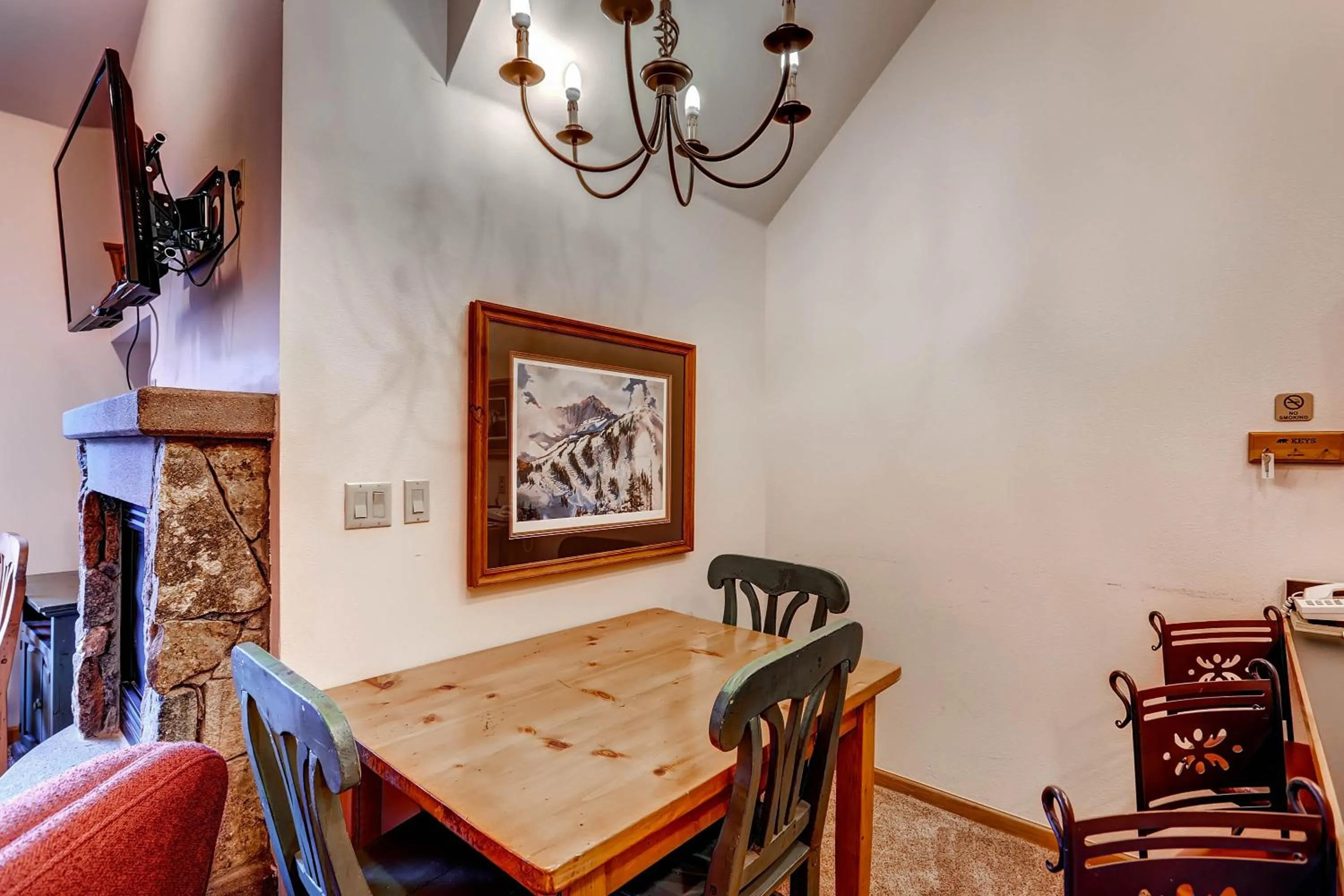 Dining area in Jackpine & Black Bear Condominiums by Keystone Resort