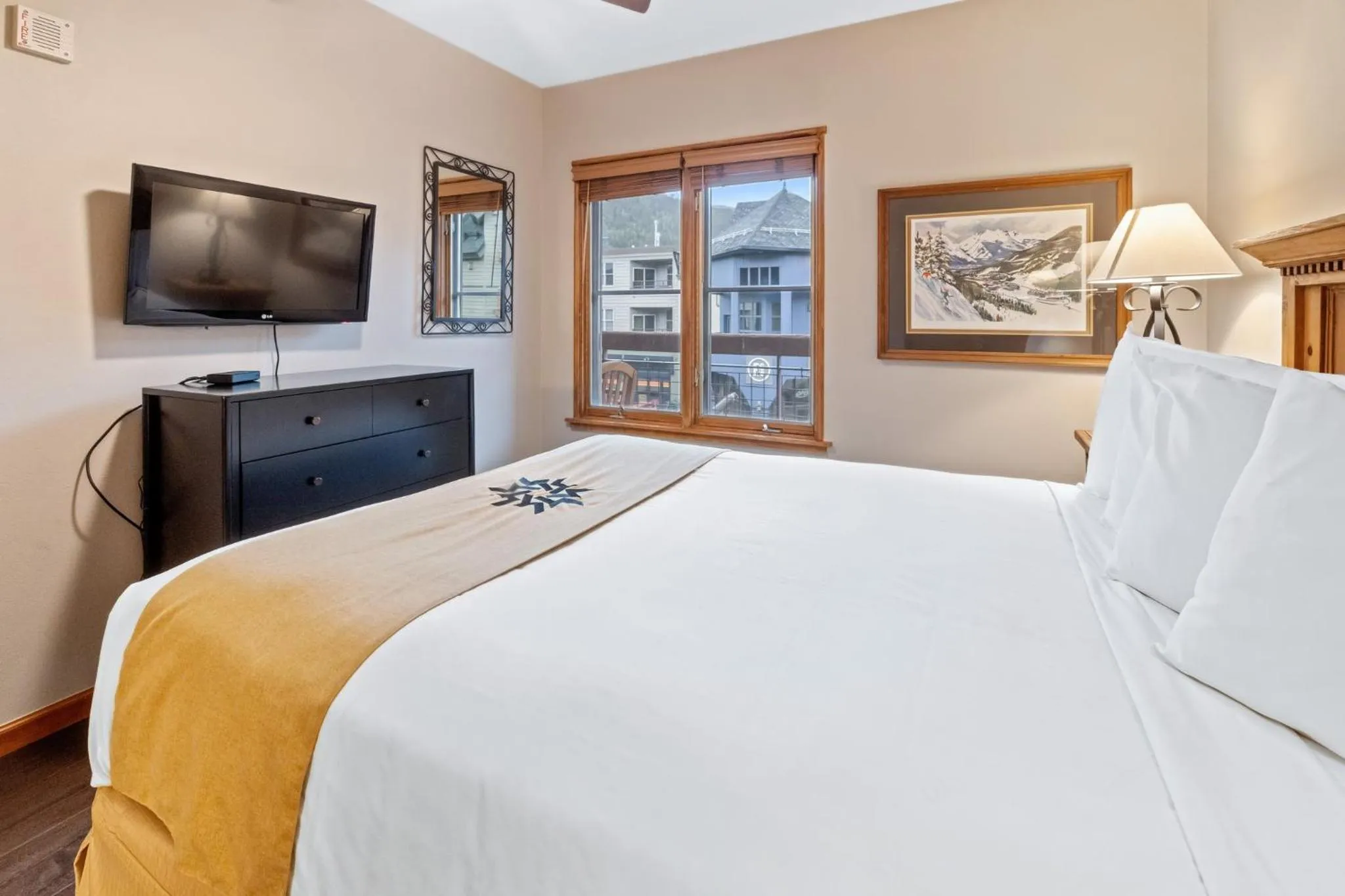 Bedroom, Bed in Jackpine & Black Bear Condominiums by Keystone Resort